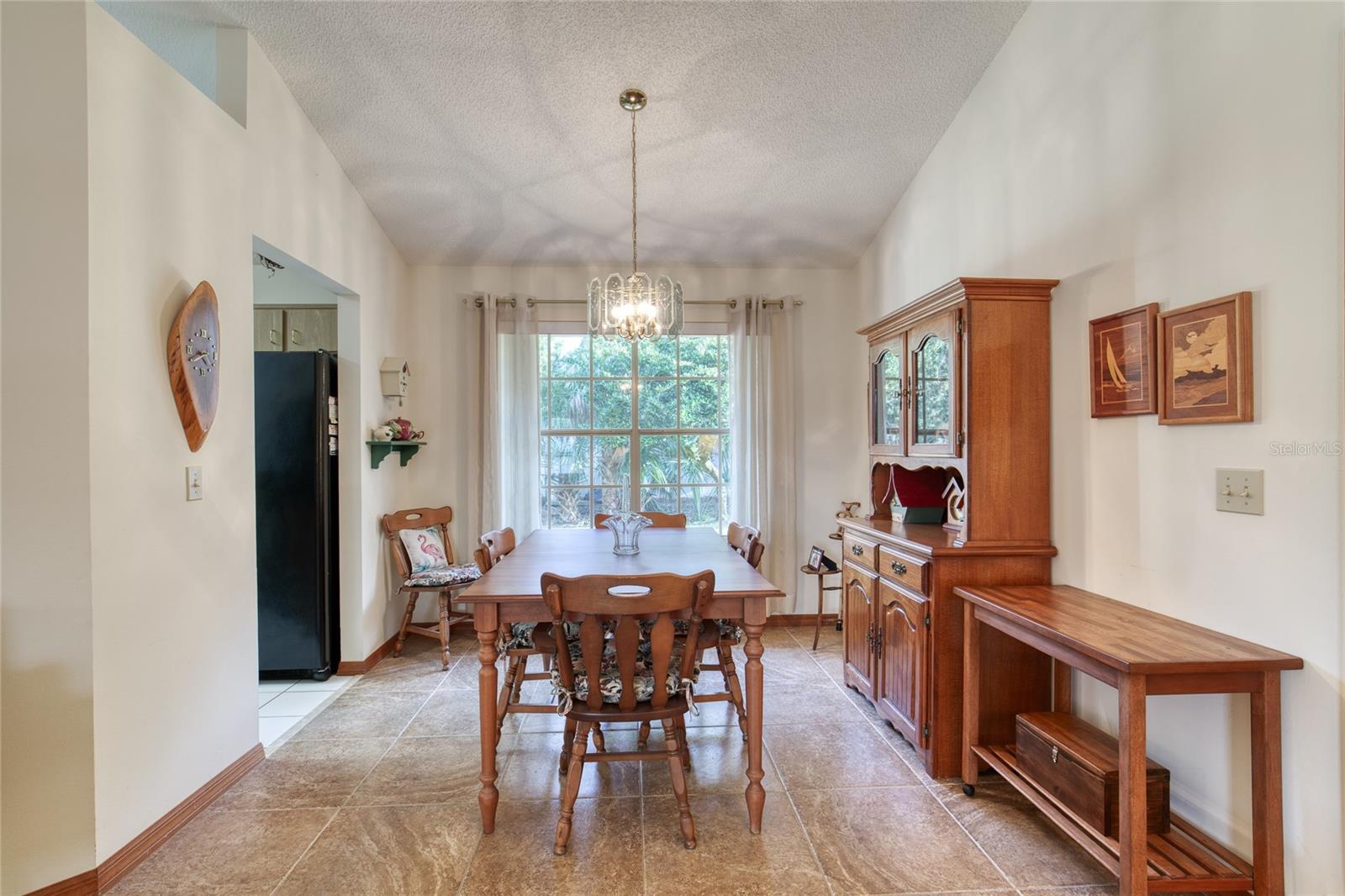 Image 17 of 59 For 550 Woodgrove Street