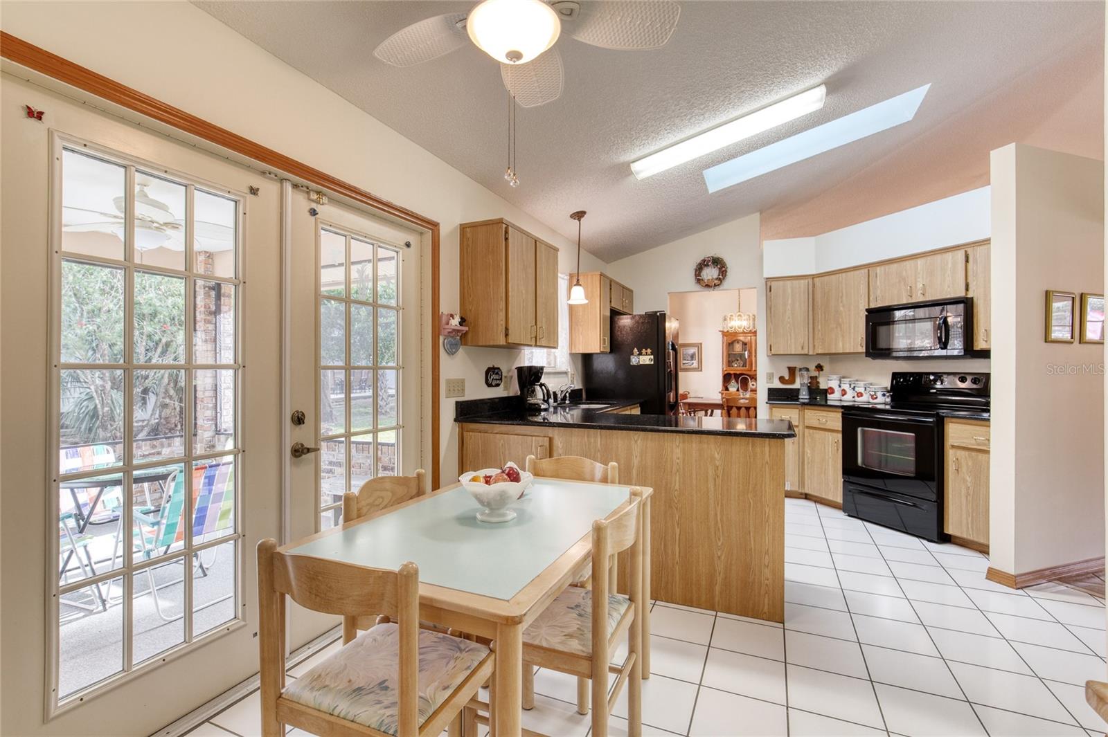 Image 18 of 59 For 550 Woodgrove Street