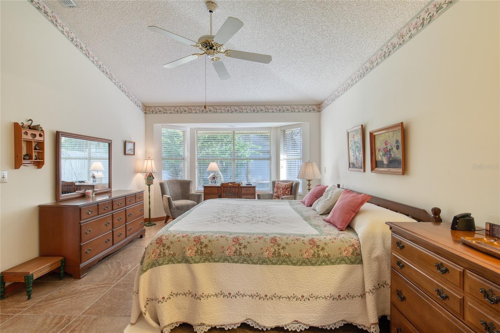 Image 23 of 59 For 550 Woodgrove Street