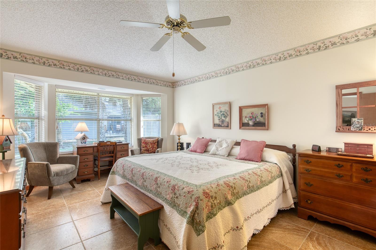 Image 24 of 59 For 550 Woodgrove Street