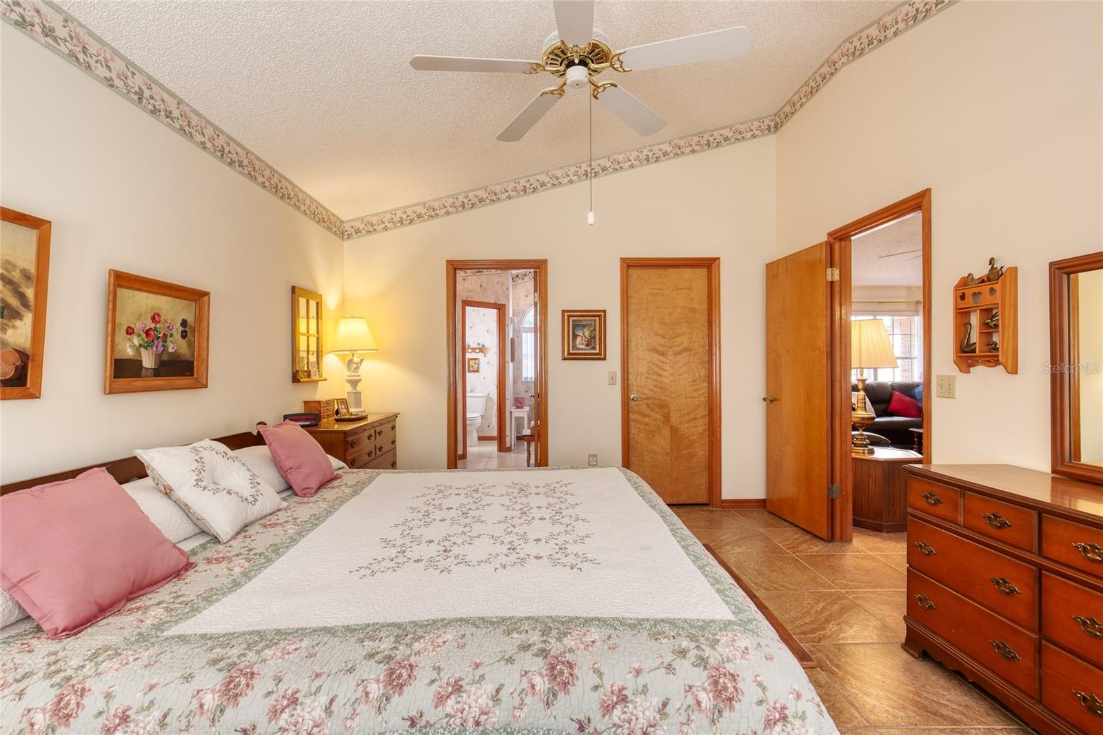 Image 26 of 59 For 550 Woodgrove Street