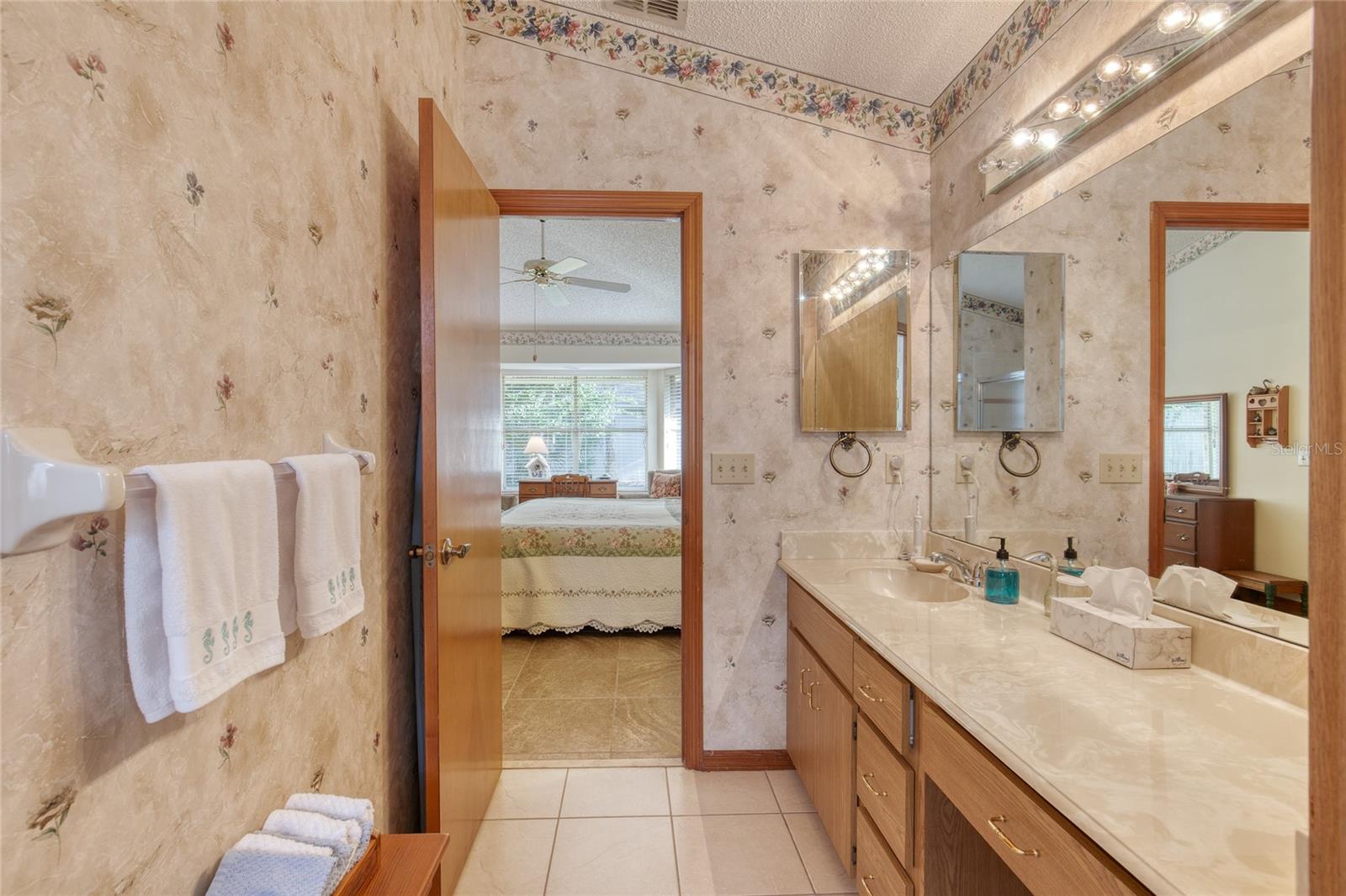 Image 28 of 59 For 550 Woodgrove Street