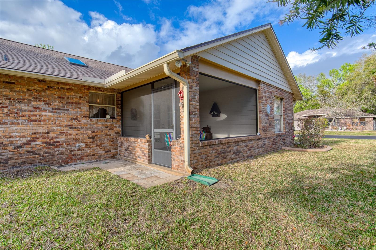 Image 41 of 59 For 550 Woodgrove Street