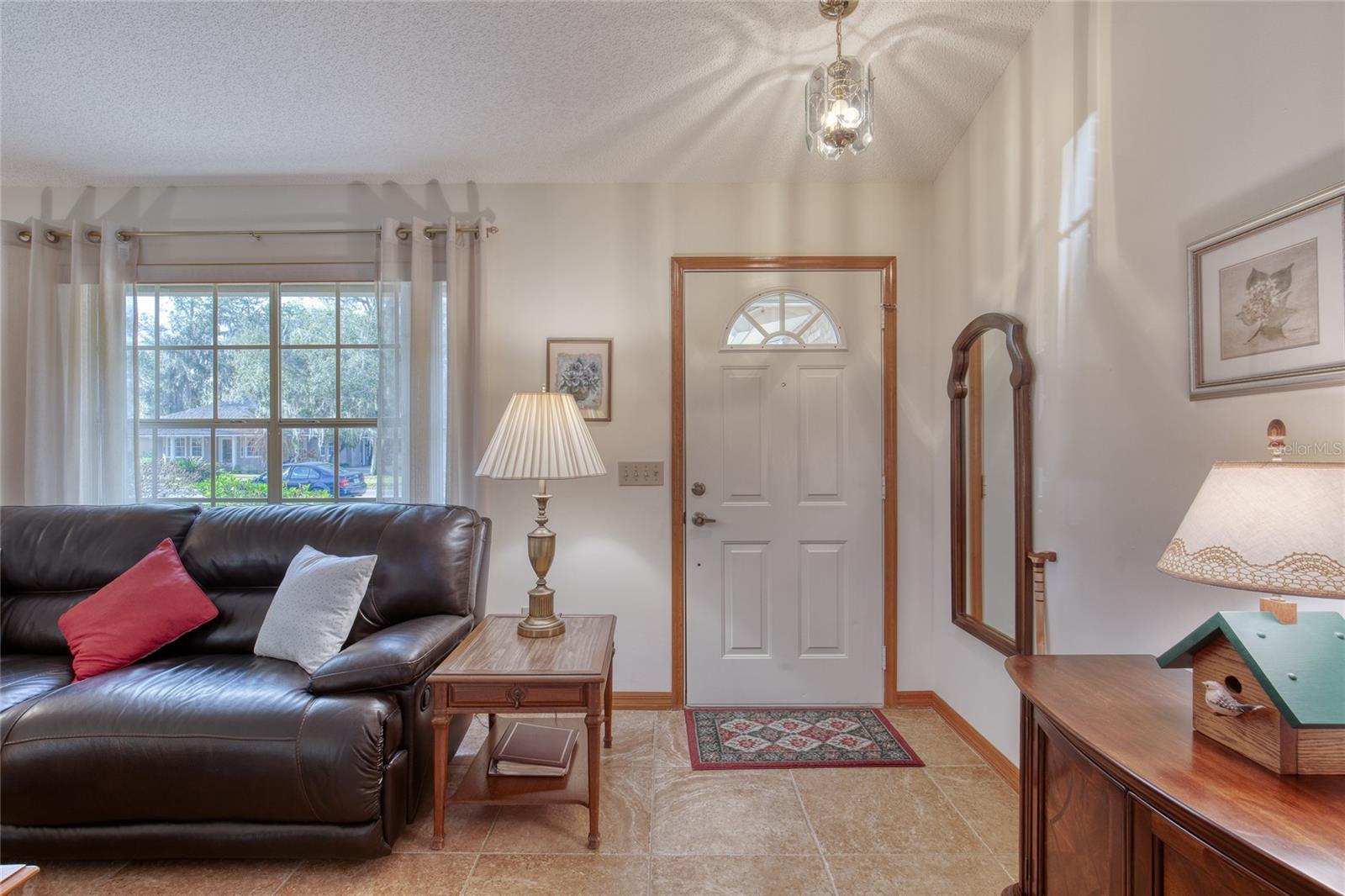 Image 8 of 59 For 550 Woodgrove Street