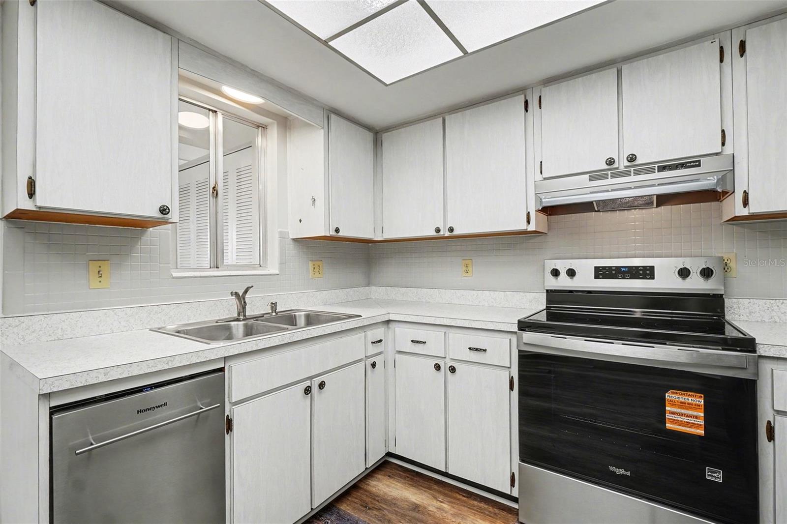 Image 10 of 34 For 349 Joel Boulevard 101