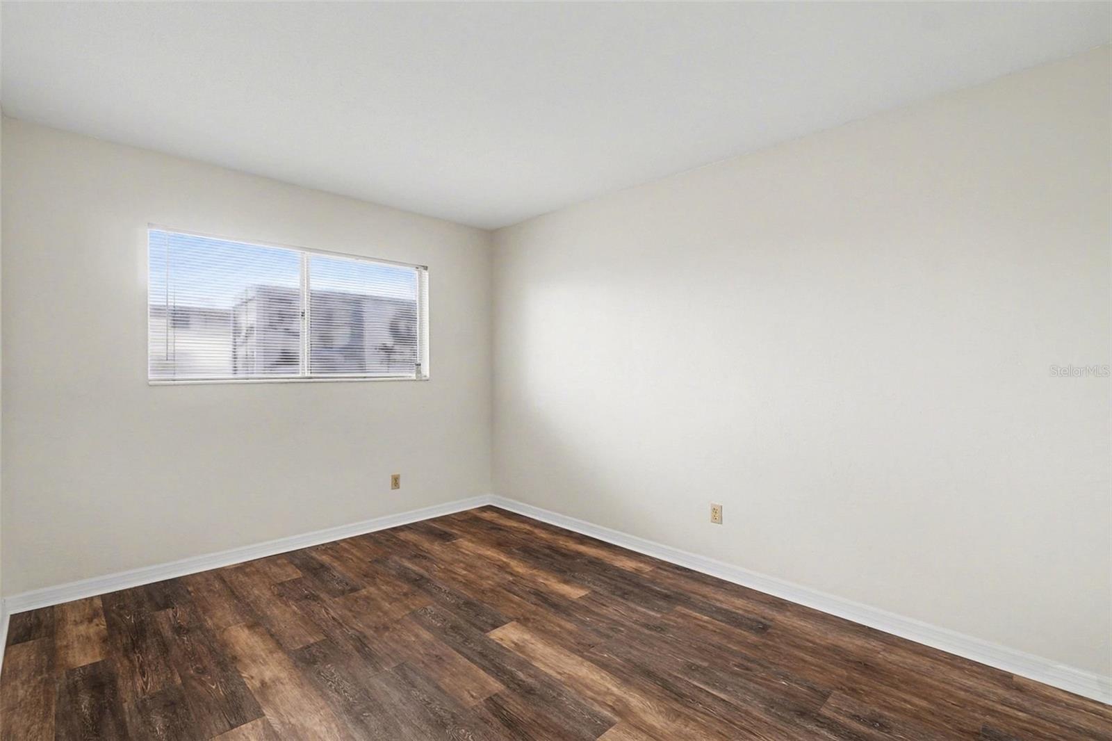 Image 16 of 34 For 349 Joel Boulevard 101