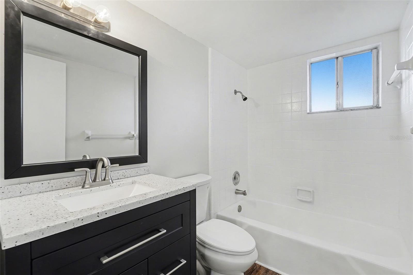 Image 17 of 34 For 349 Joel Boulevard 101