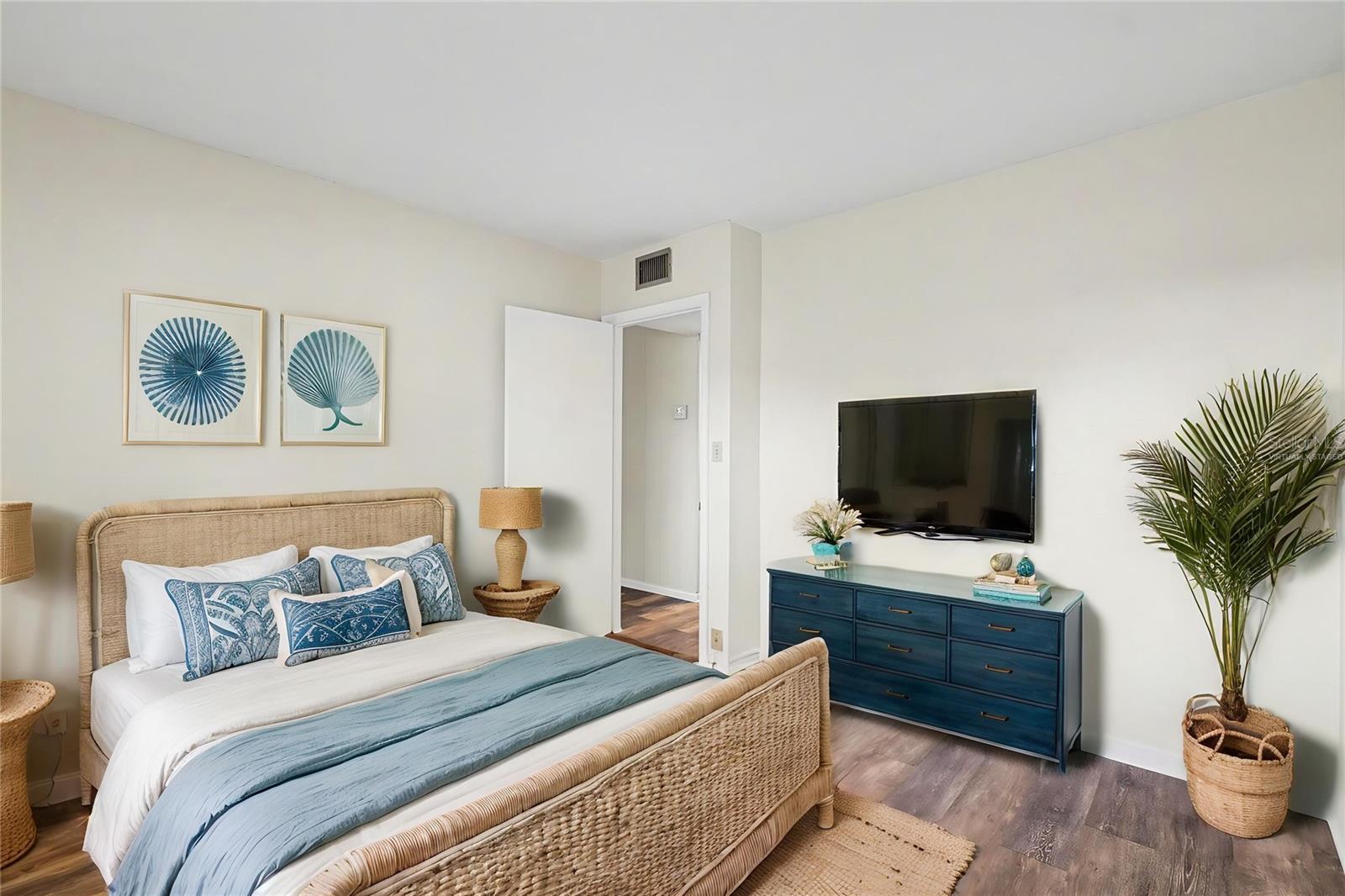 Image 18 of 34 For 349 Joel Boulevard 101