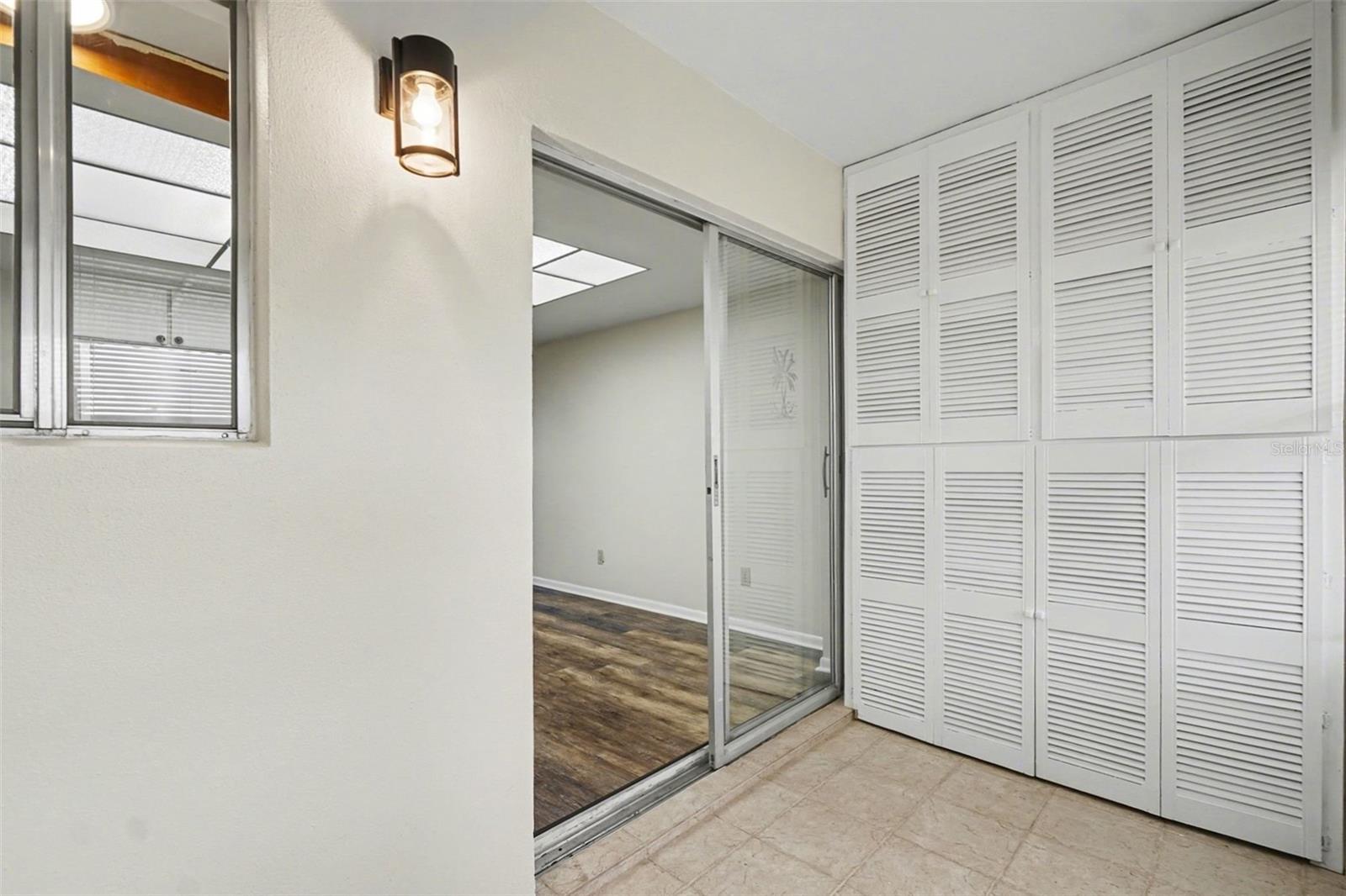 Image 22 of 34 For 349 Joel Boulevard 101