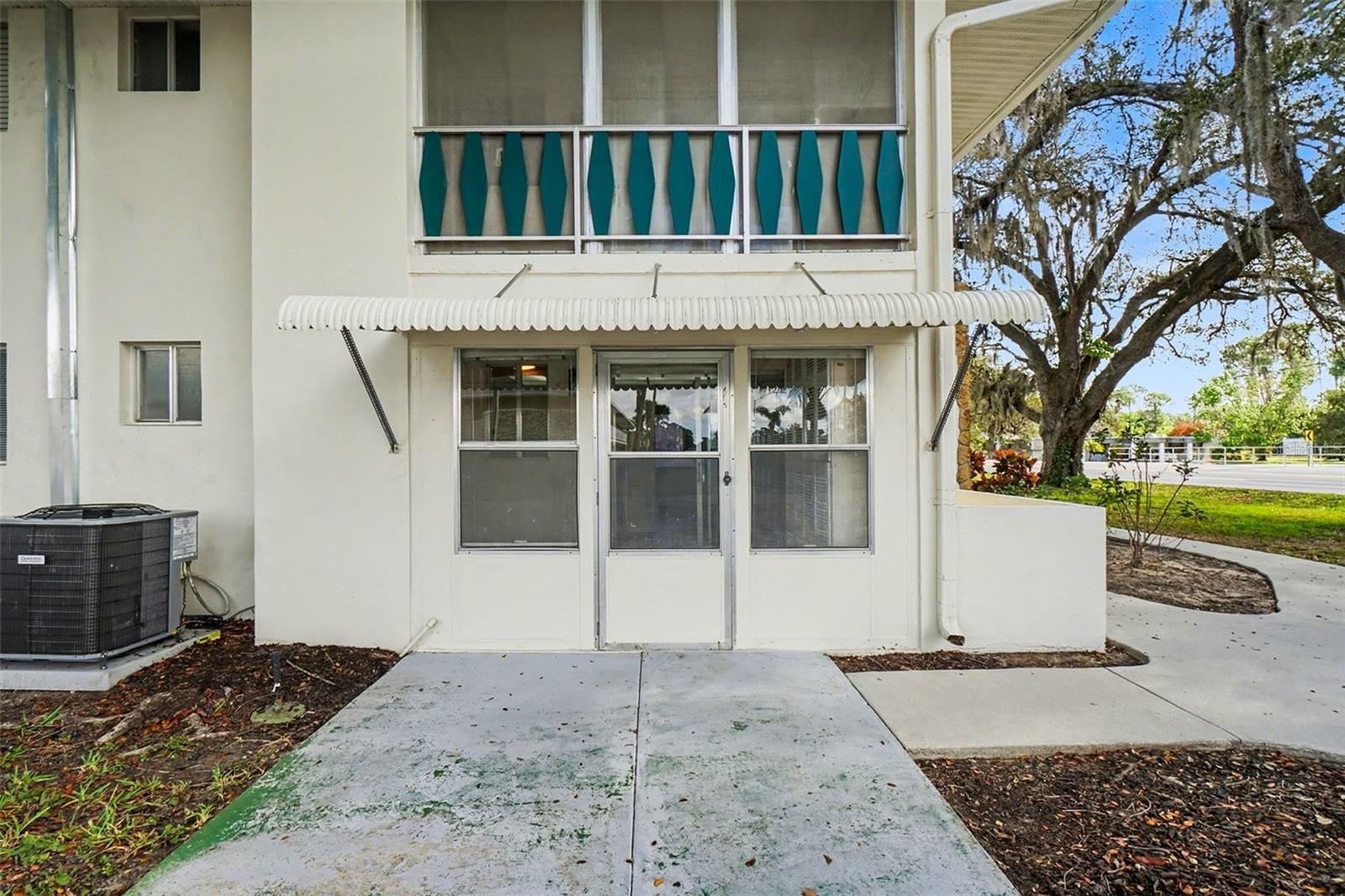 Image 23 of 34 For 349 Joel Boulevard 101