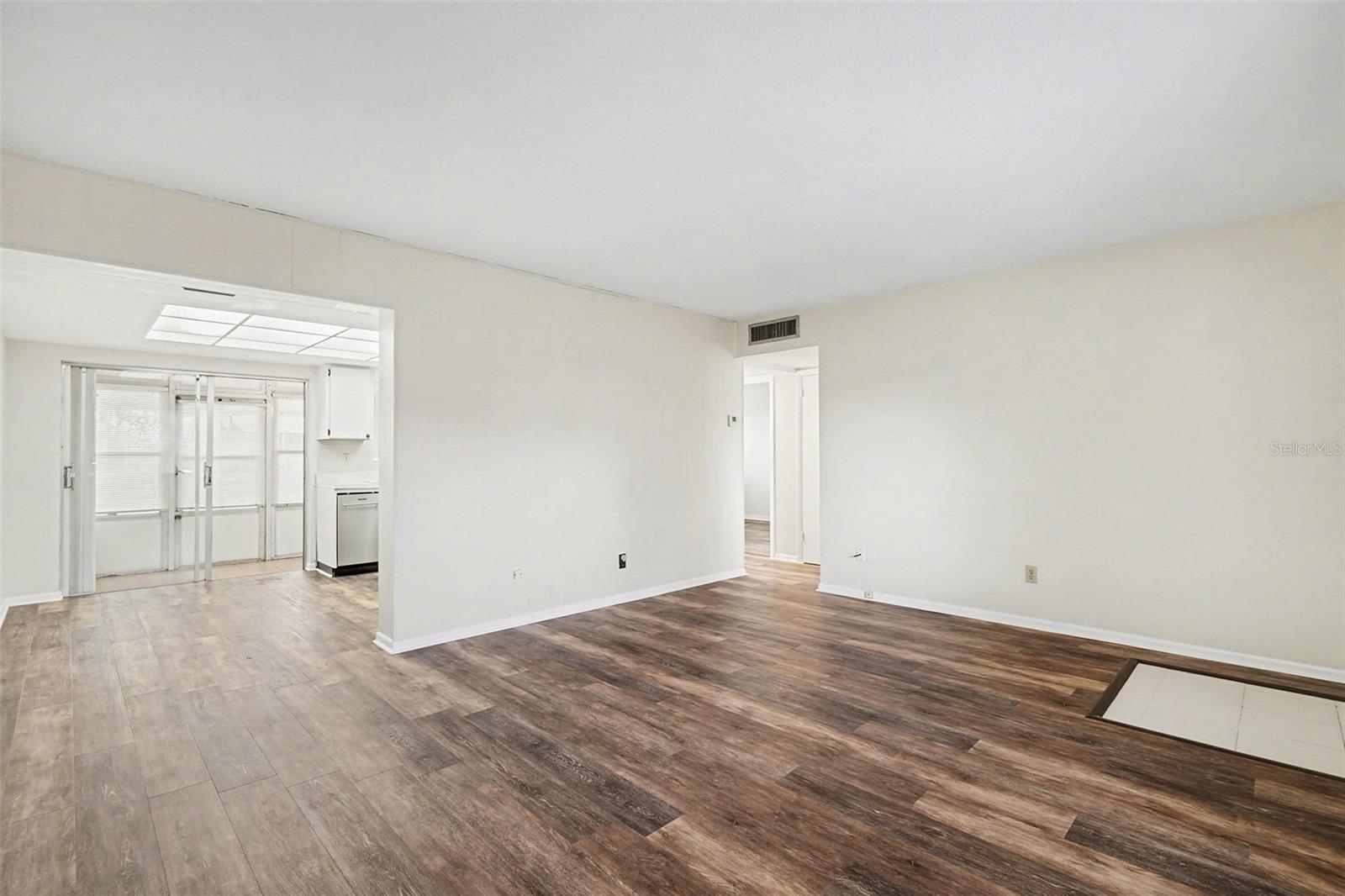 Image 6 of 34 For 349 Joel Boulevard 101