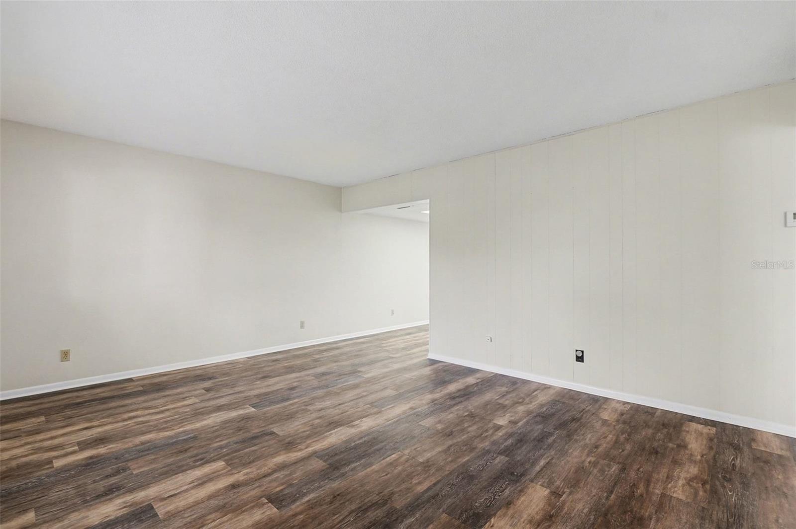 Image 7 of 34 For 349 Joel Boulevard 101