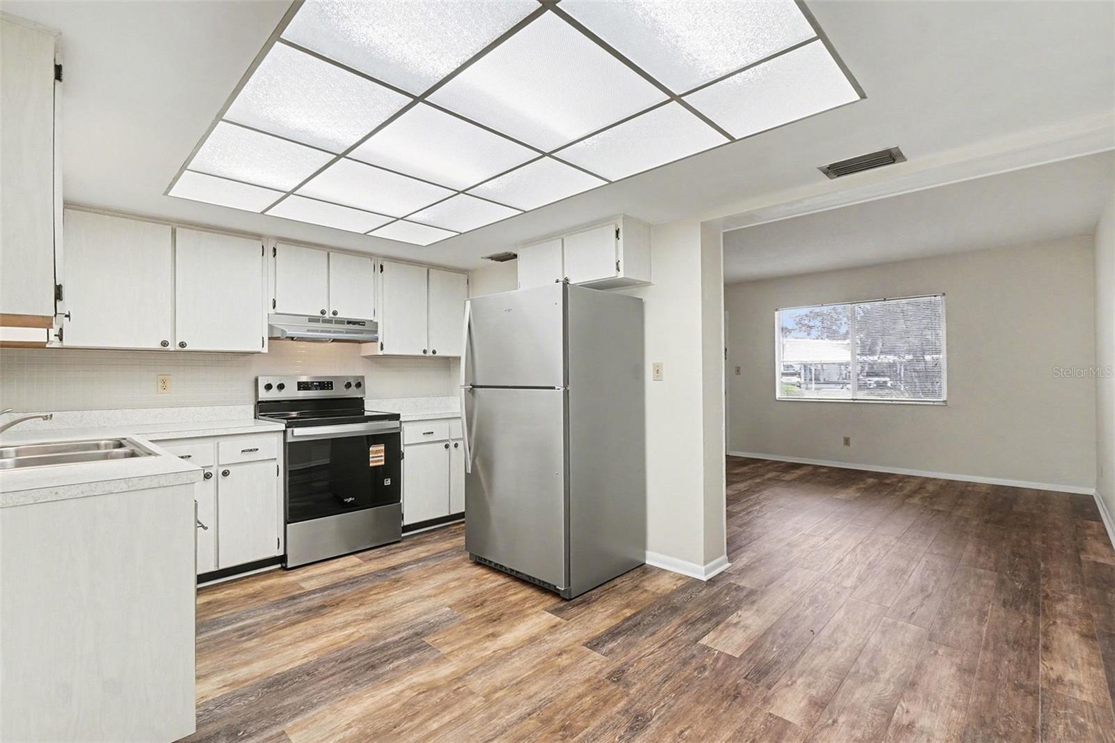 Image 9 of 34 For 349 Joel Boulevard 101