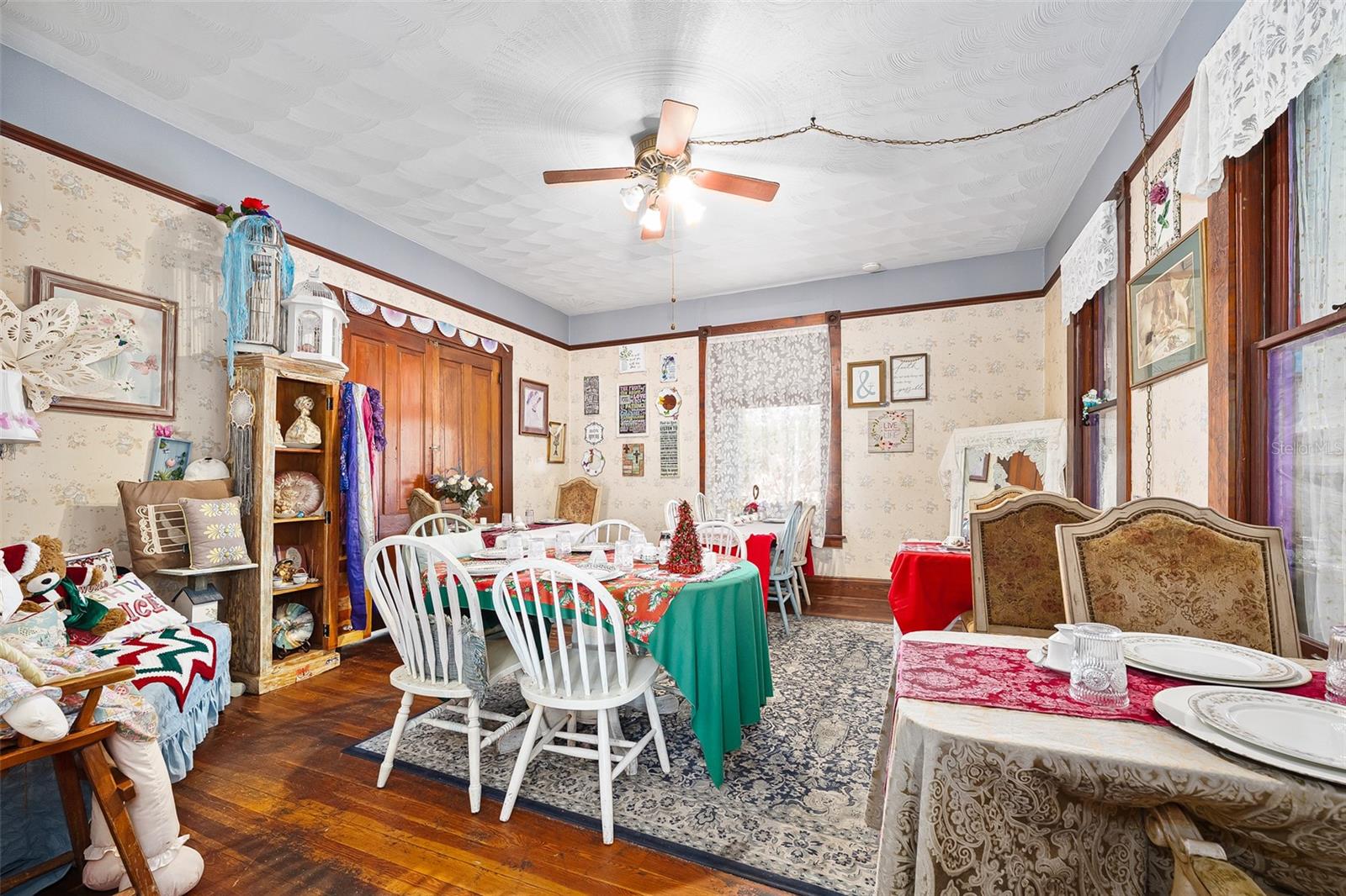 Image 15 of 49 For 228 Howry Avenue