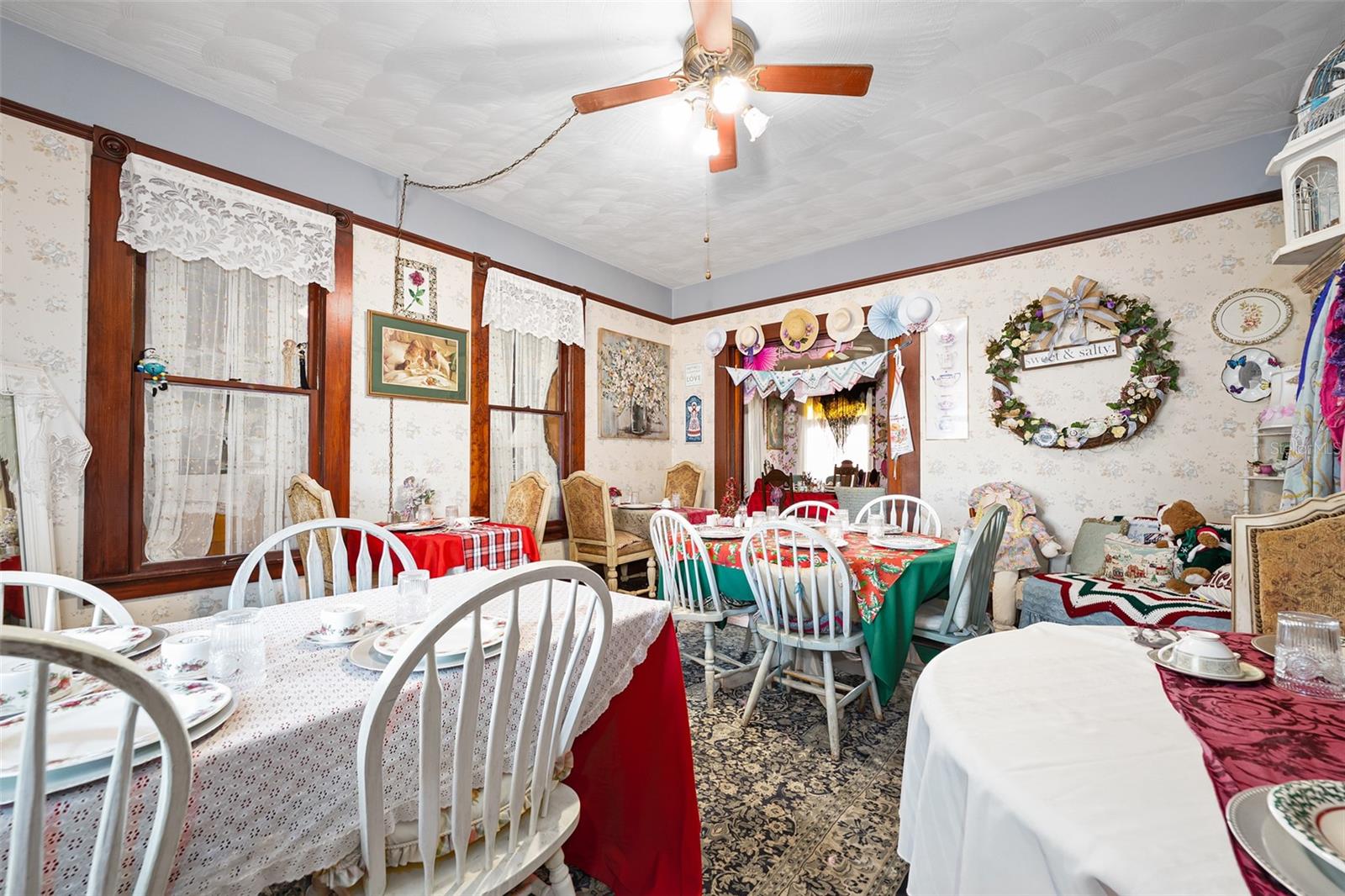 Image 16 of 49 For 228 Howry Avenue