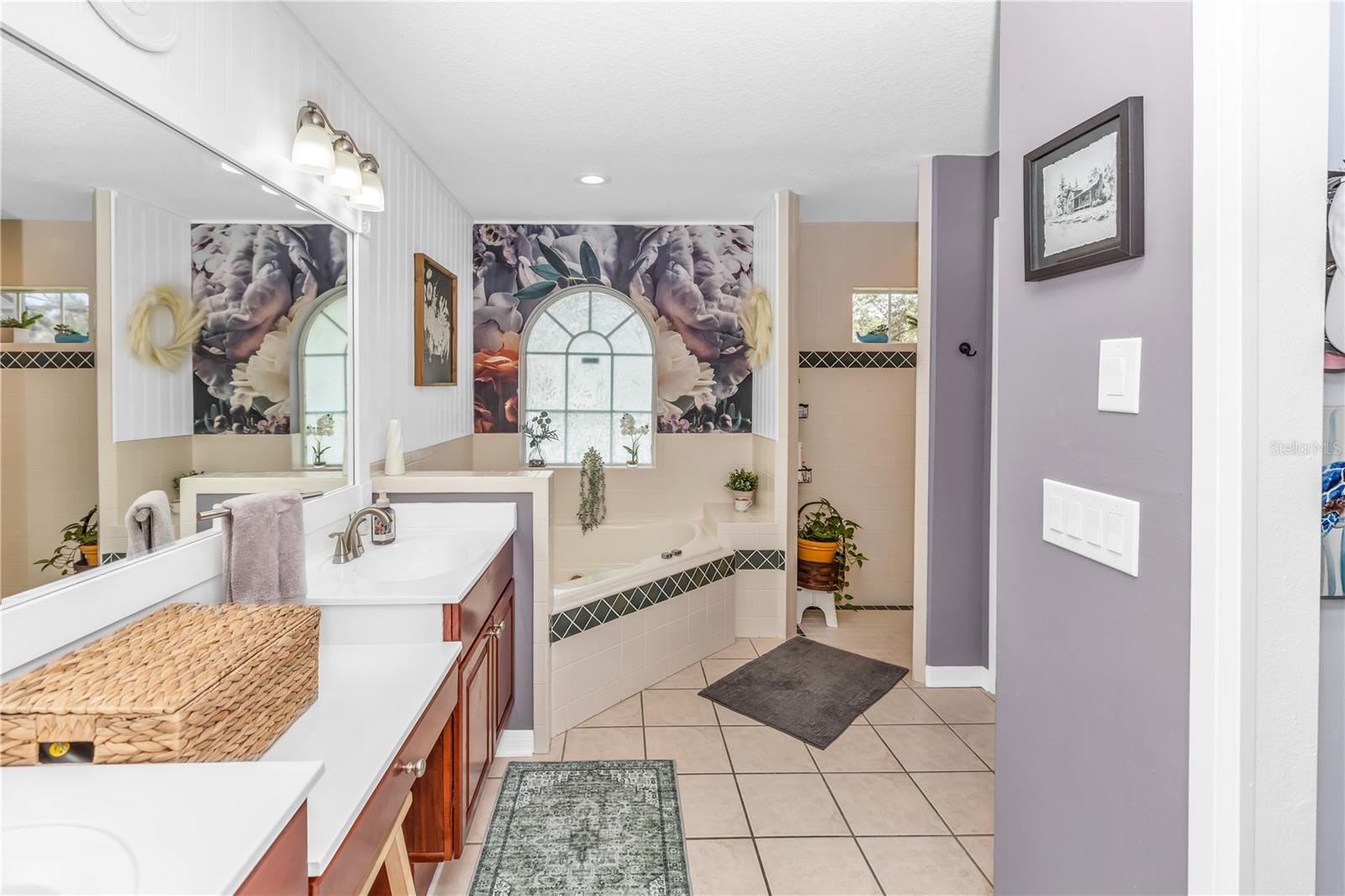 Image 14 of 51 For 257 Hazeltine Drive