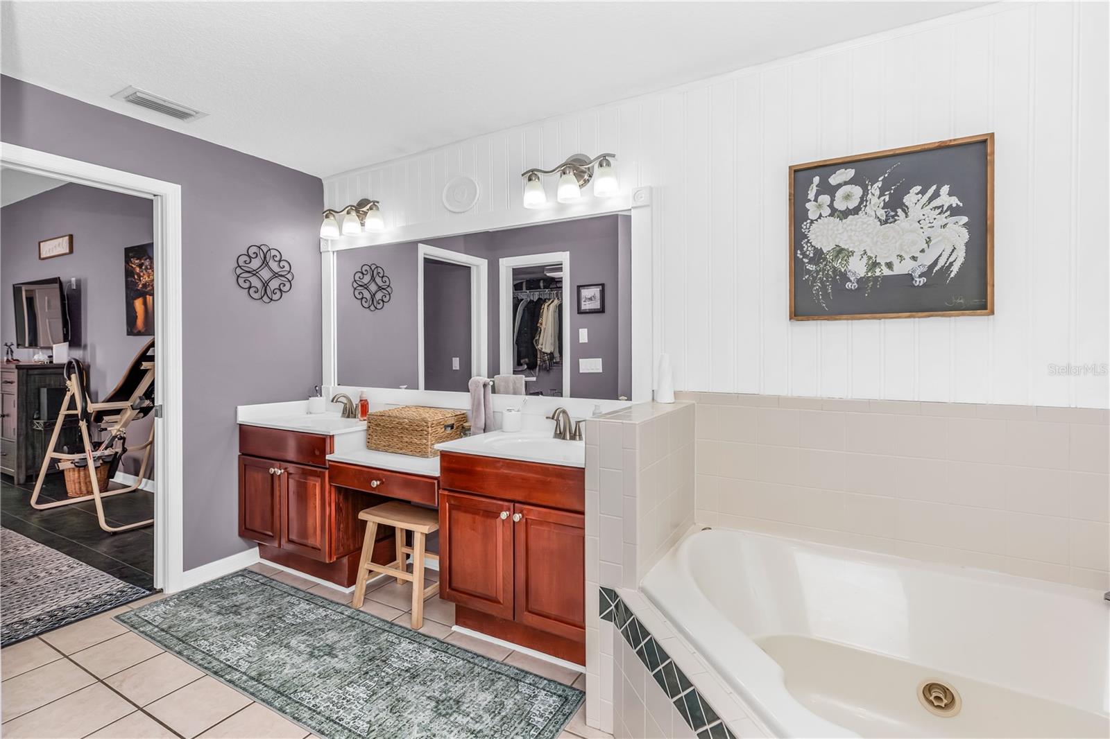 Image 15 of 51 For 257 Hazeltine Drive