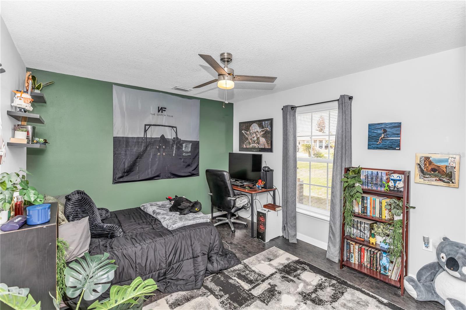 Image 20 of 51 For 257 Hazeltine Drive