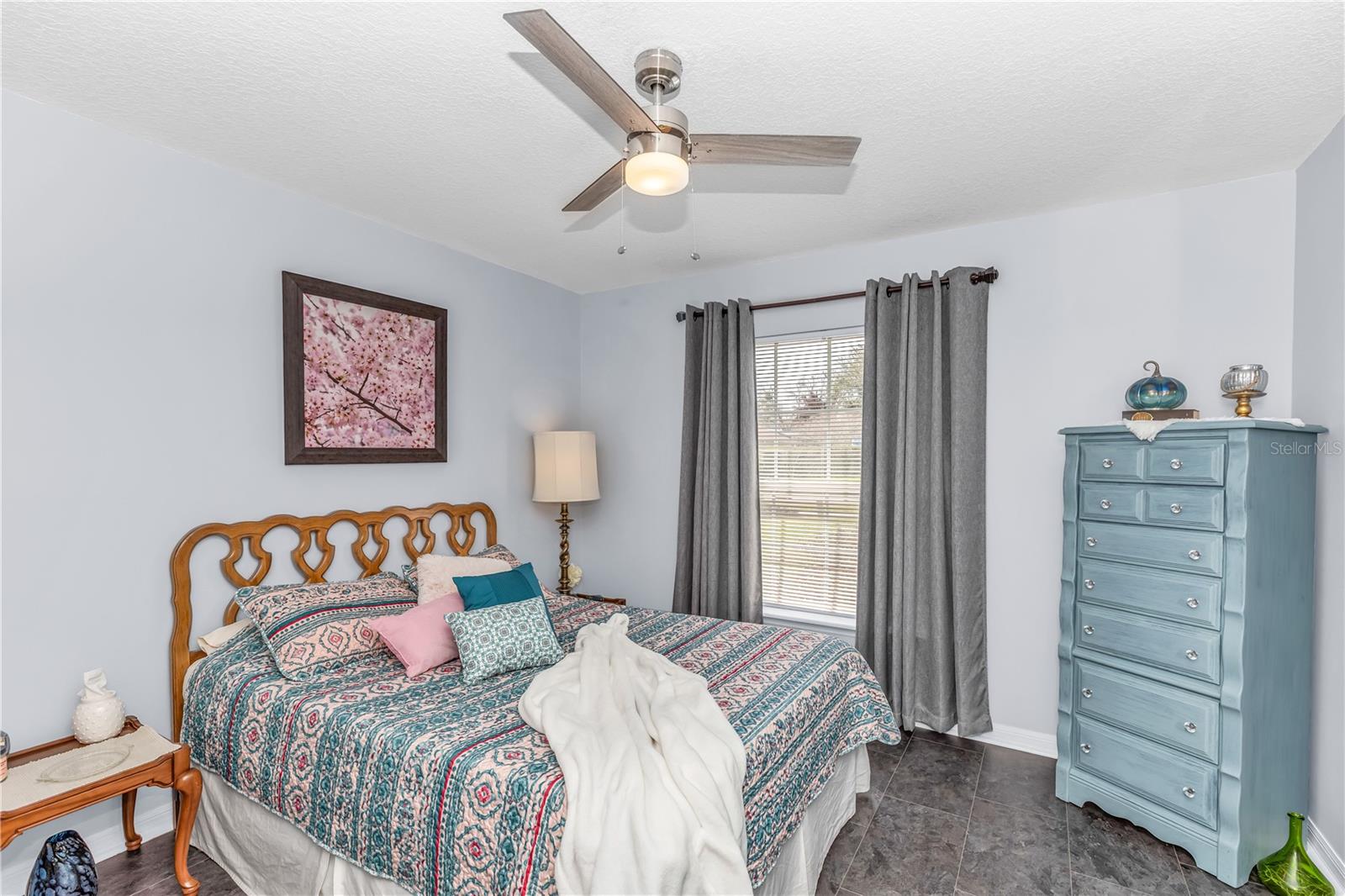 Image 23 of 51 For 257 Hazeltine Drive