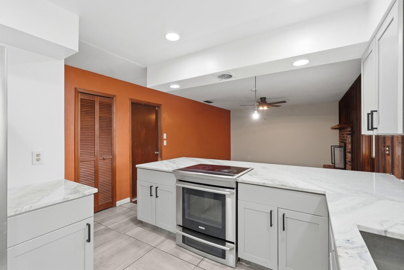 Image 13 of 41 For 1317 Shangri La Drive