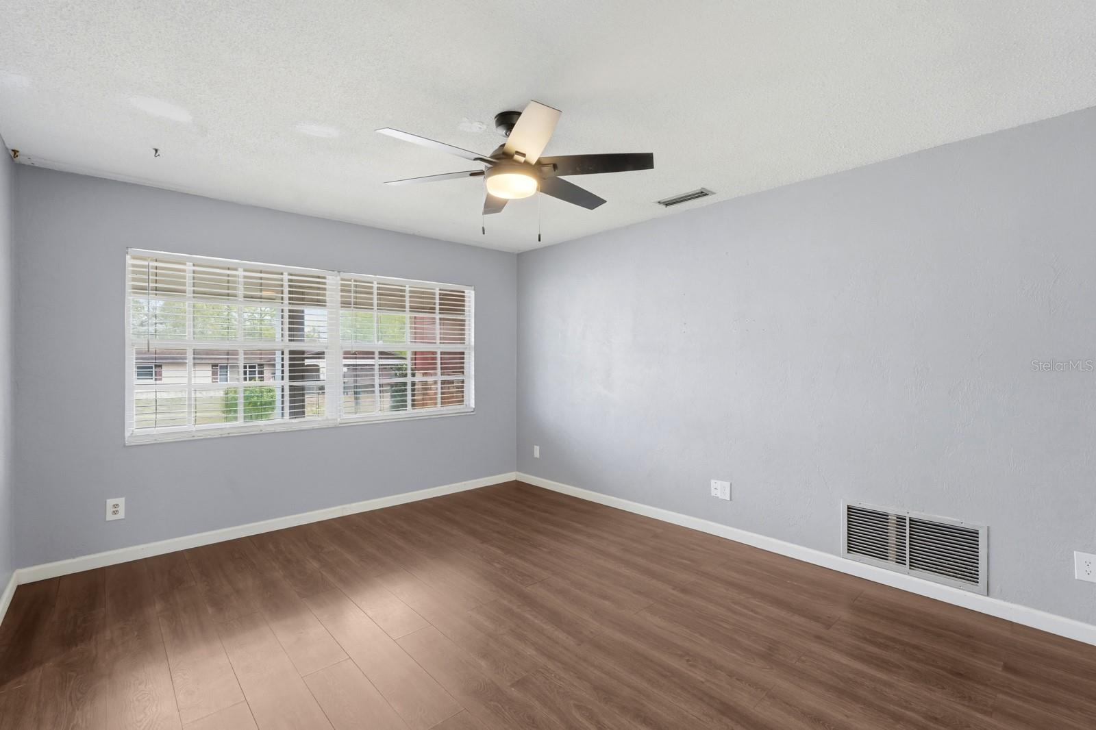 Image 6 of 41 For 1317 Shangri La Drive