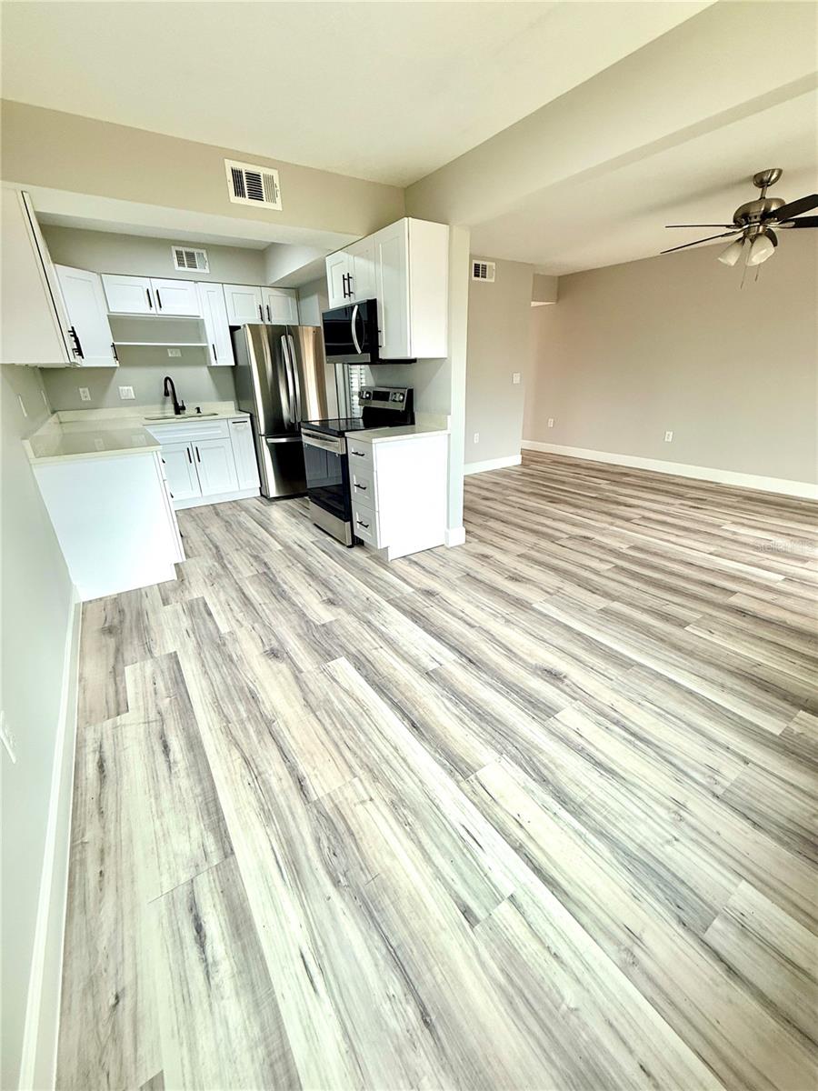 Image 6 of 30 For 1000 Lake Of The Woods Boulevard 206f