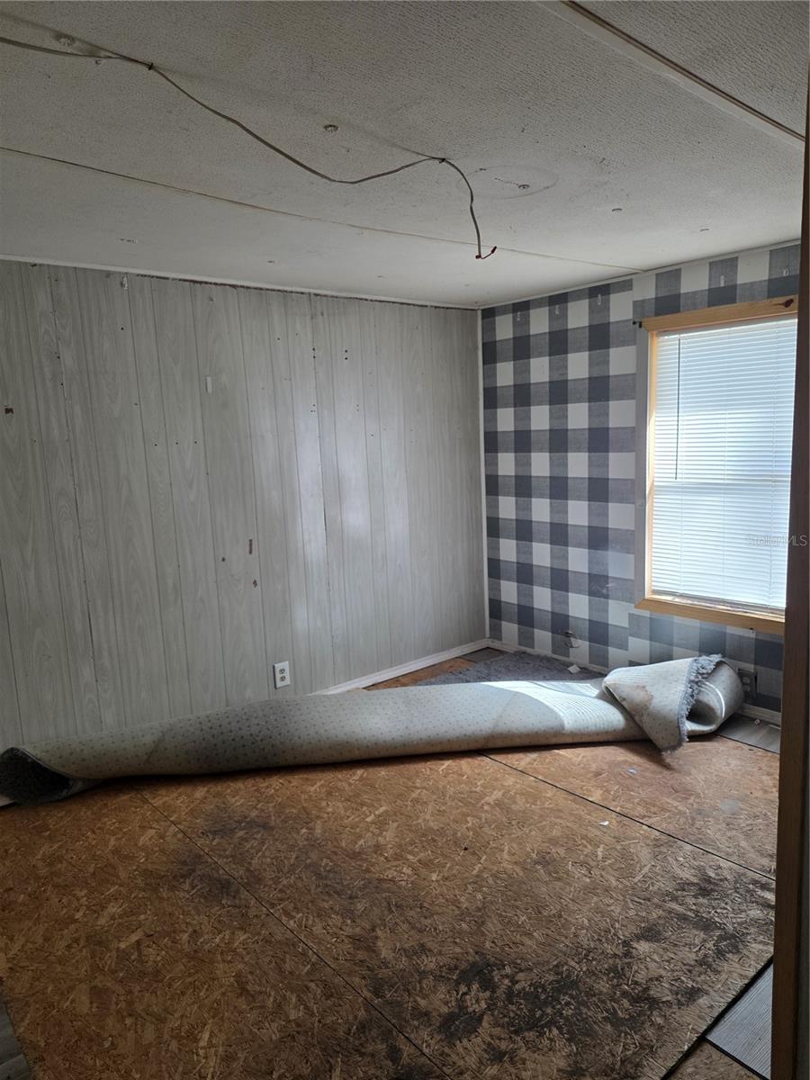 Image 9 of 13 For 24326 Maxwell