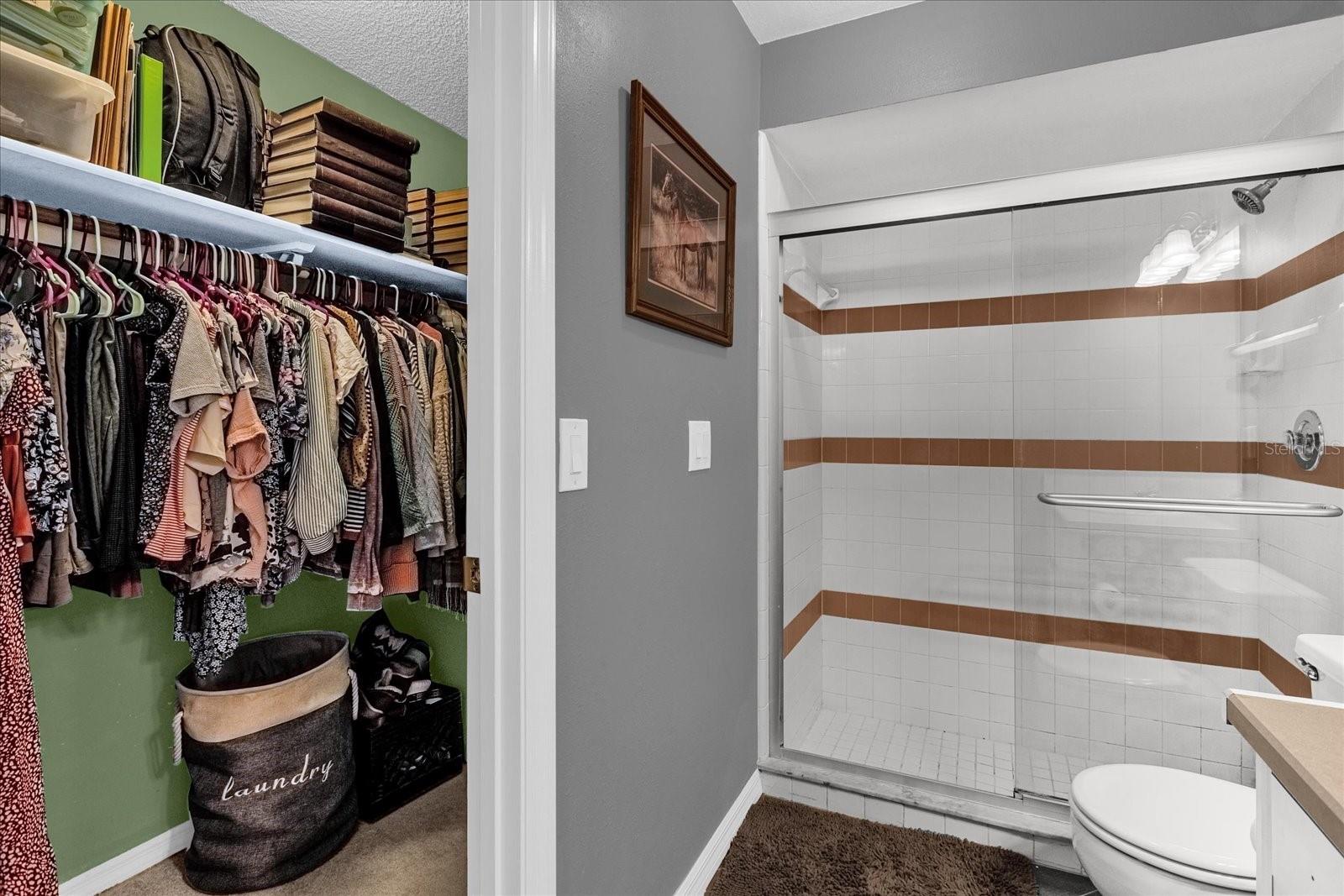 Image 15 of 34 For 980 Glenview Circle