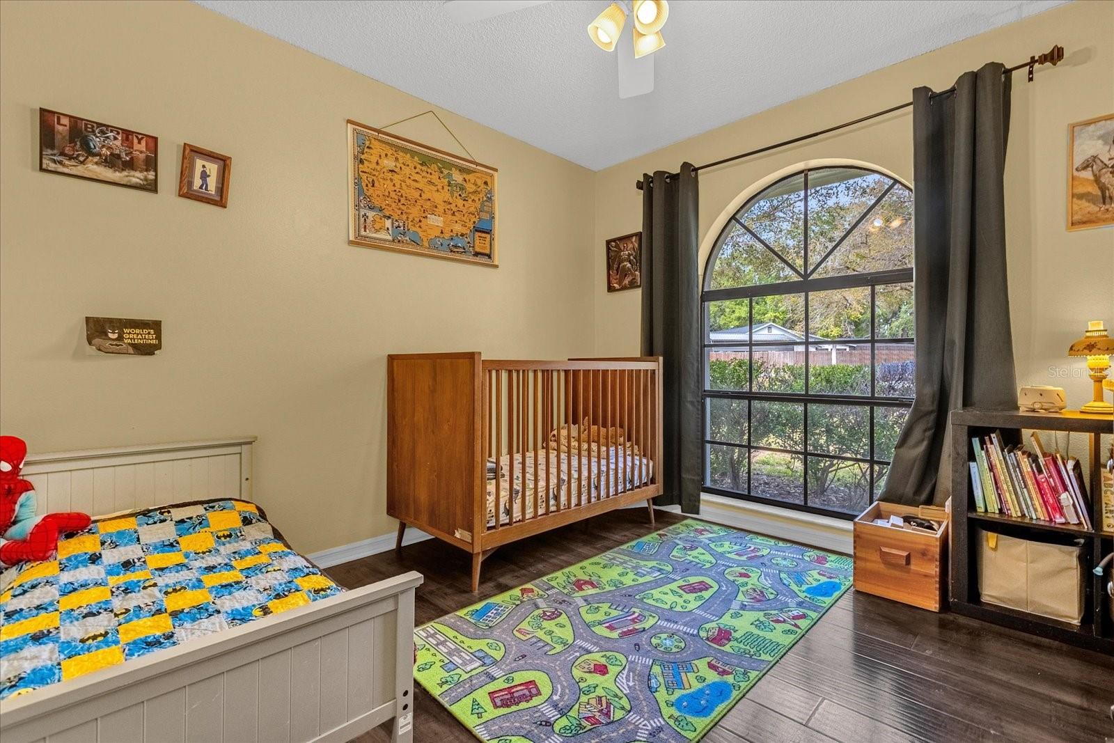 Image 18 of 34 For 980 Glenview Circle