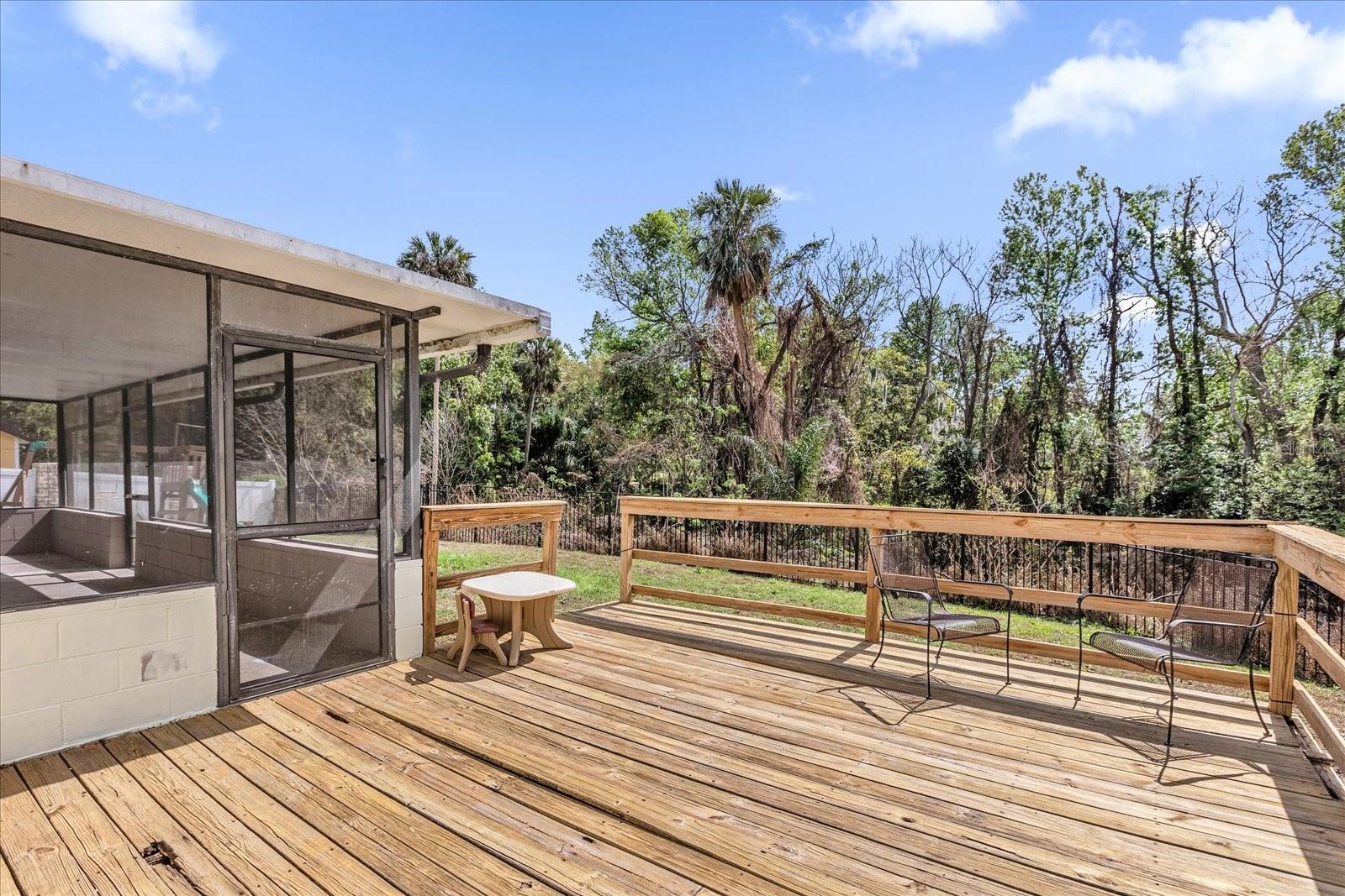 Image 24 of 34 For 980 Glenview Circle