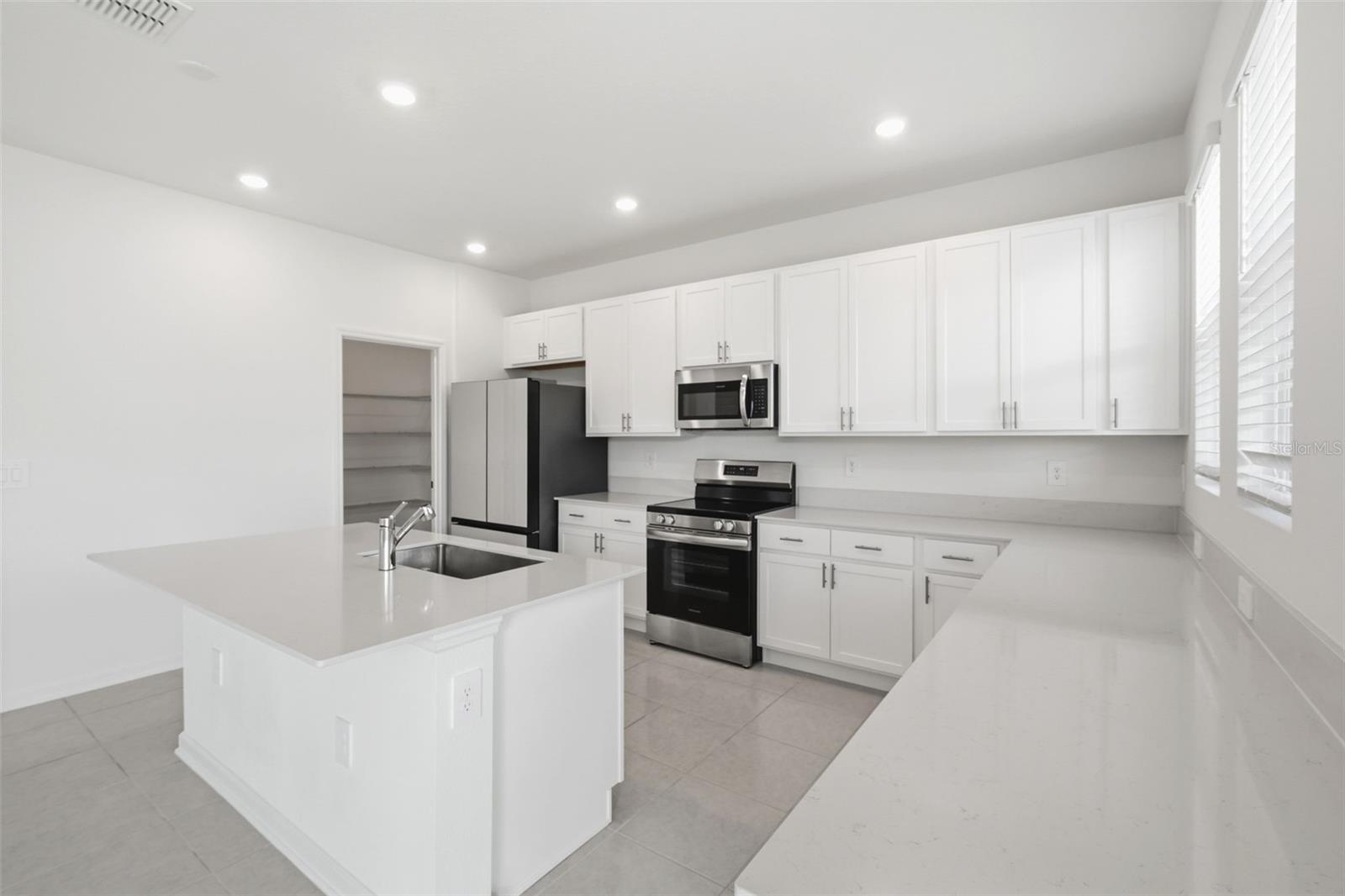 Image 12 of 42 For 694 Peroni Avenue