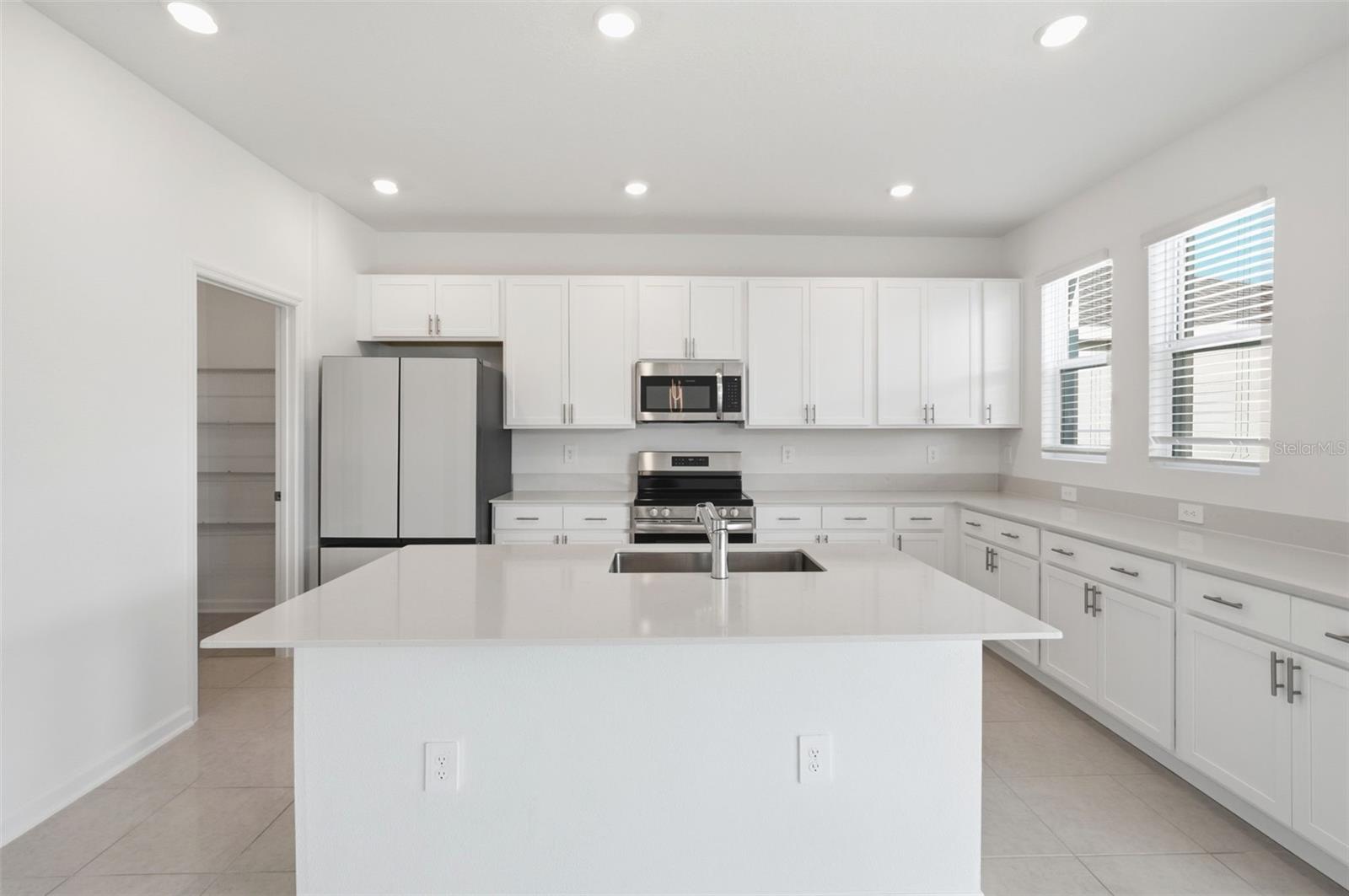 Image 13 of 42 For 694 Peroni Avenue