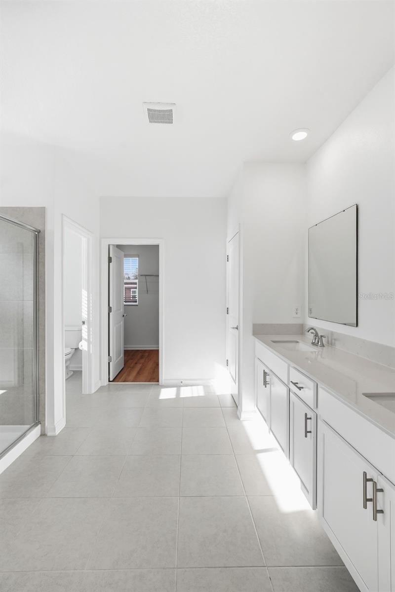 Image 25 of 42 For 694 Peroni Avenue