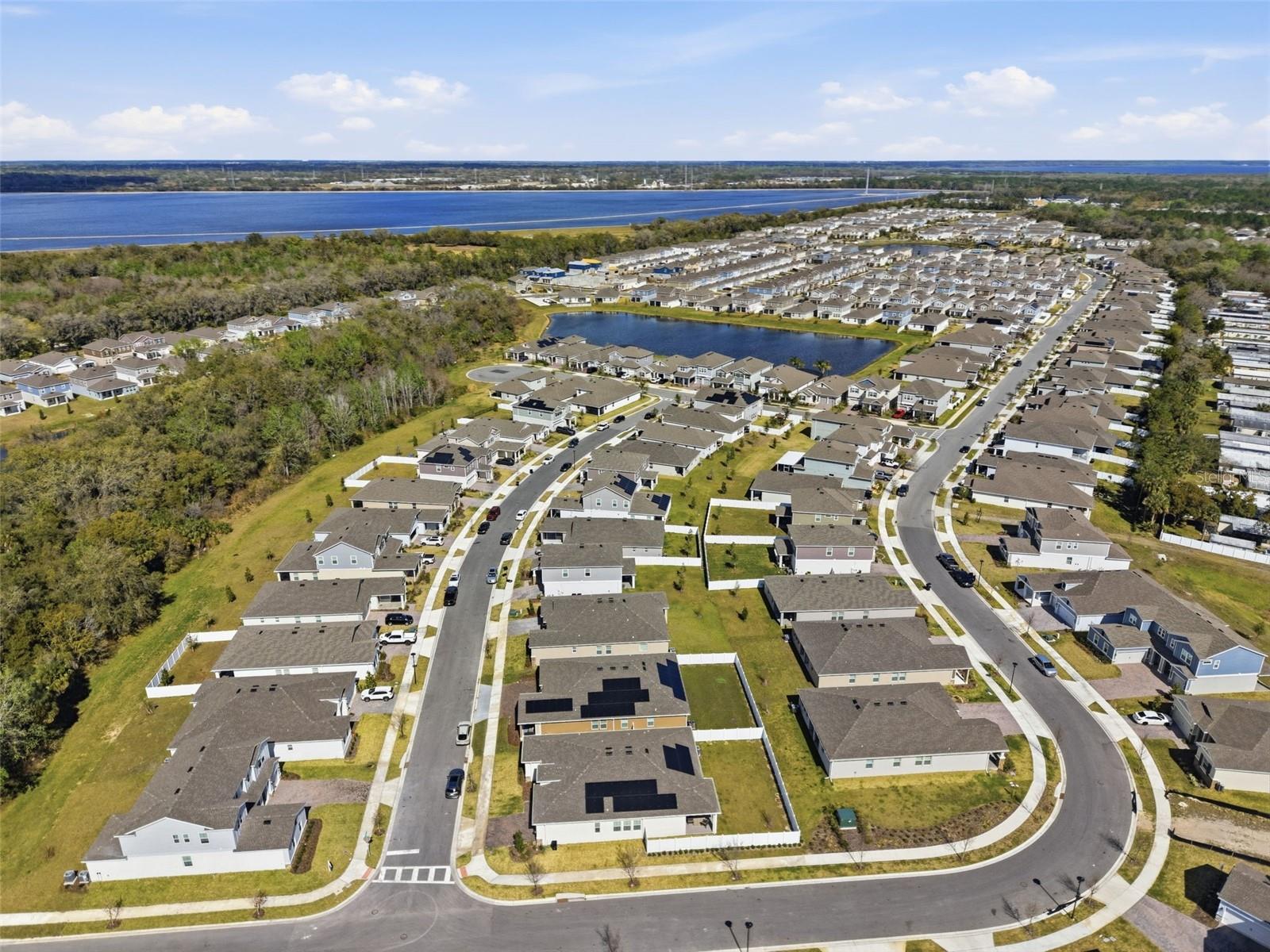 Image 36 of 42 For 694 Peroni Avenue