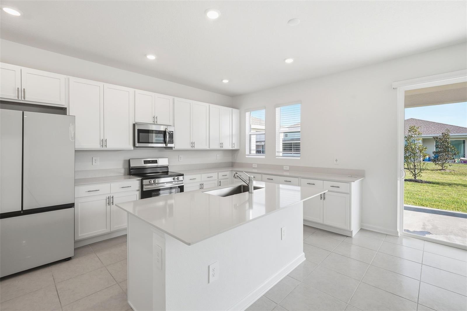 Image 9 of 42 For 694 Peroni Avenue