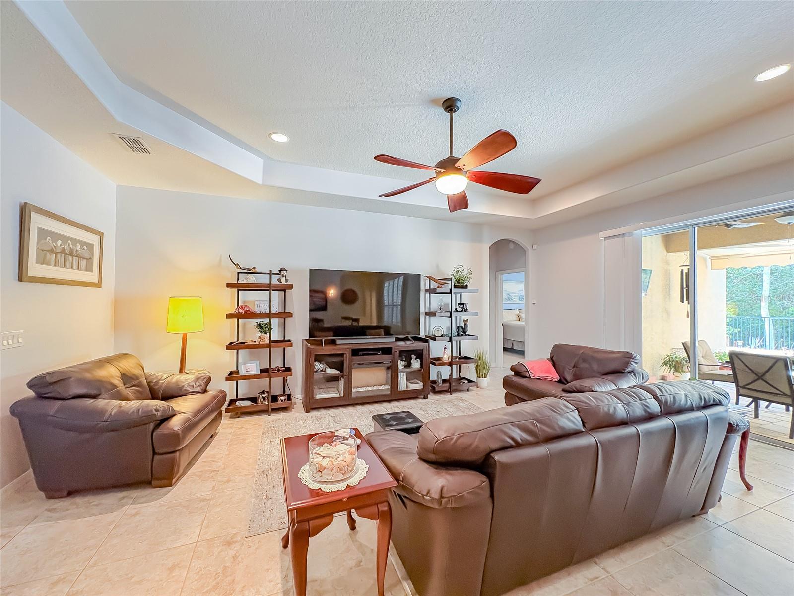 Image 10 of 29 For 1528 Blue Grass Boulevard