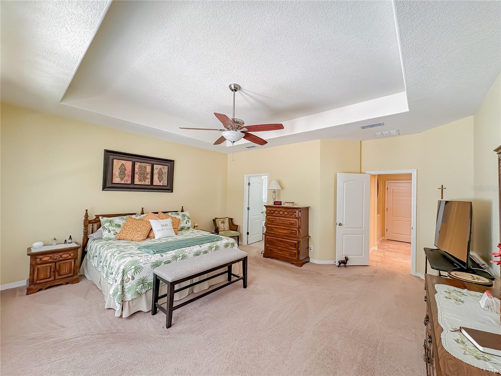 Image 17 of 29 For 1528 Blue Grass Boulevard