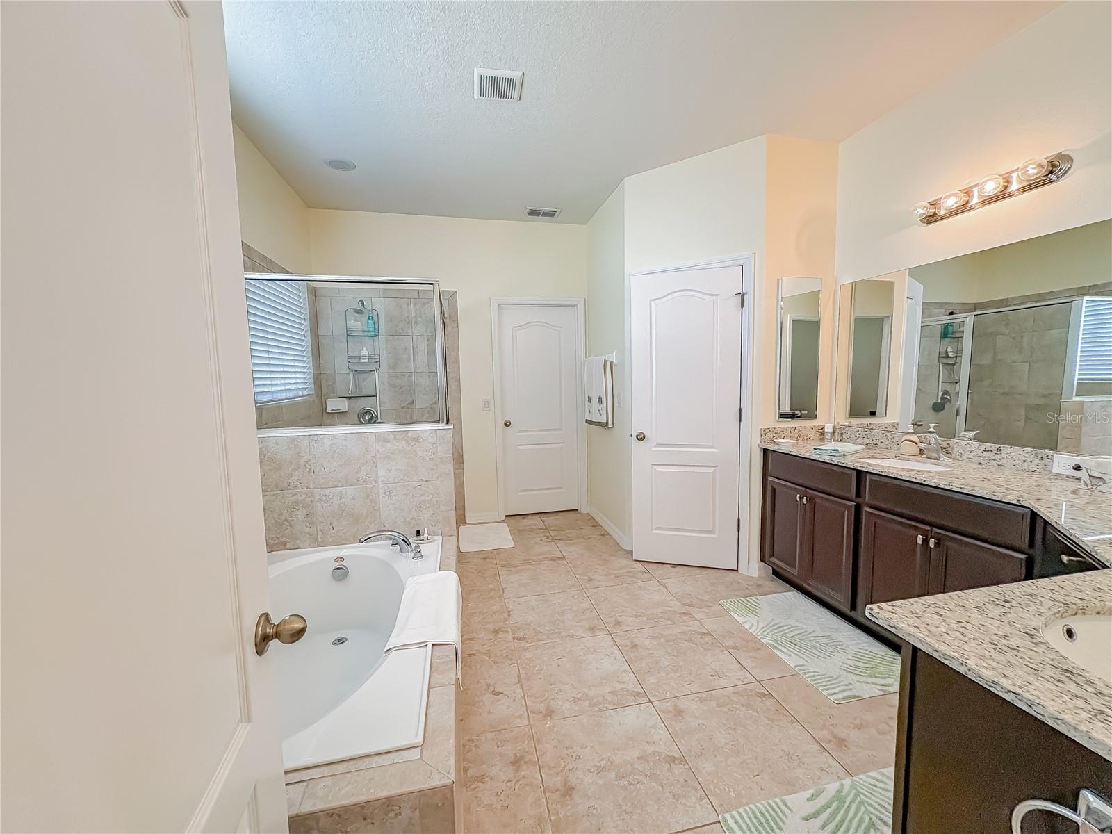 Image 18 of 29 For 1528 Blue Grass Boulevard