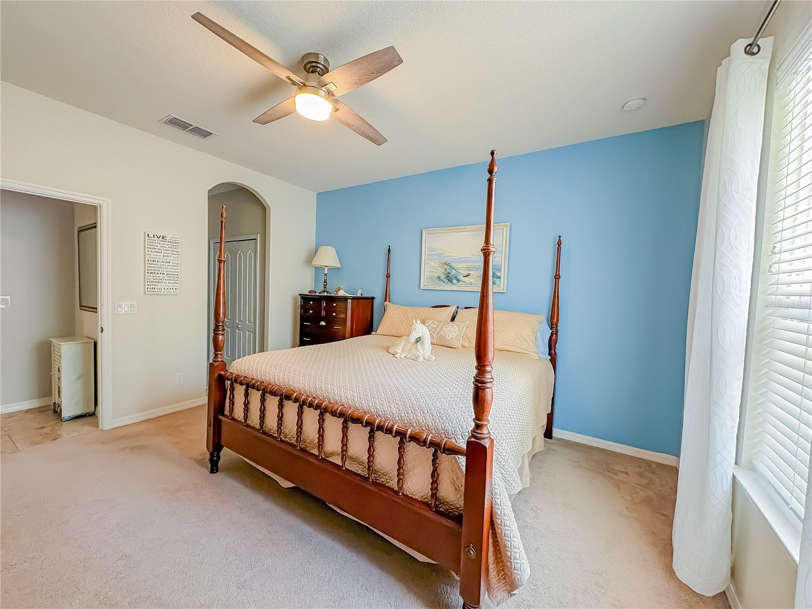 Image 19 of 29 For 1528 Blue Grass Boulevard