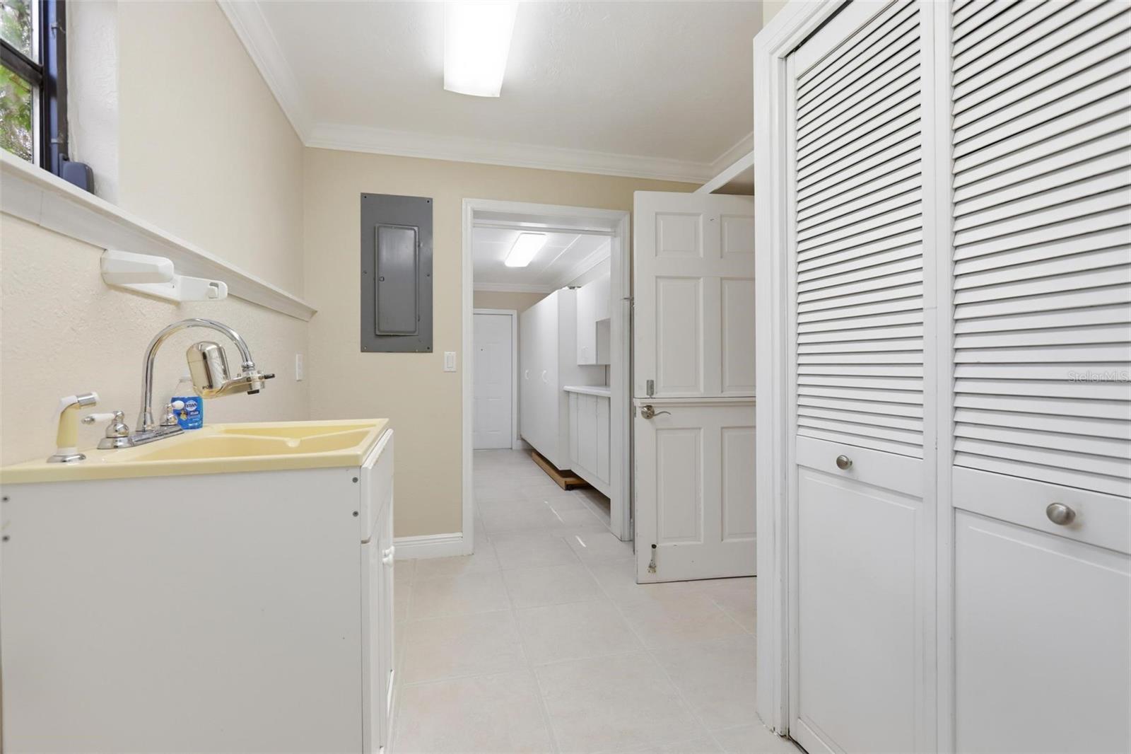 Image 26 of 81 For 4062 Audubon Avenue