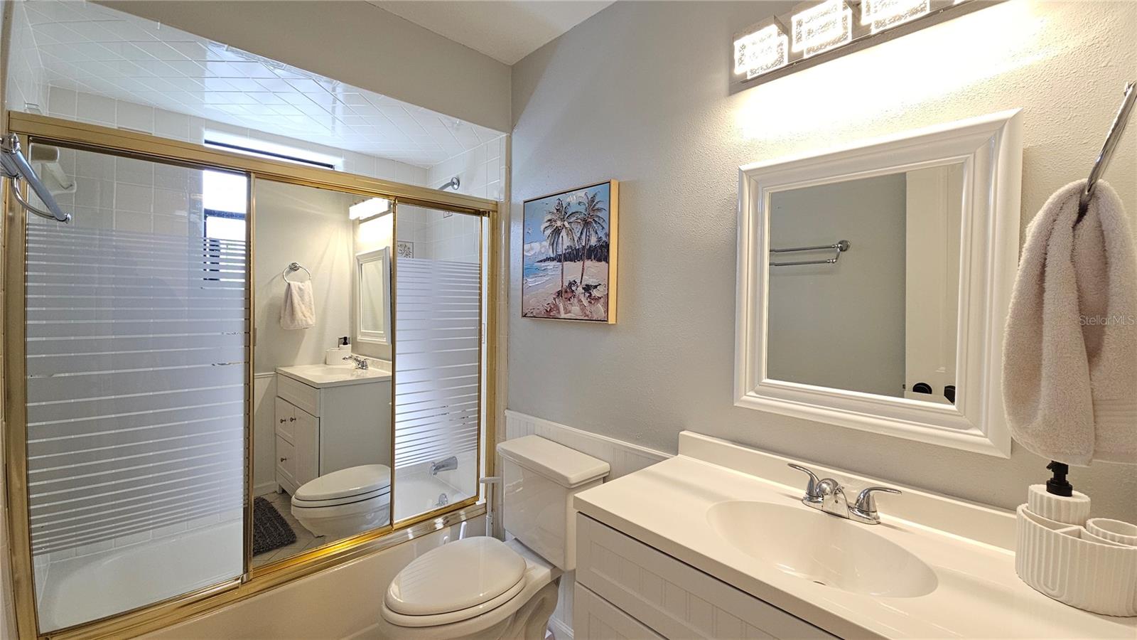 Listing photo id 12 for 2628 Sunset Drive