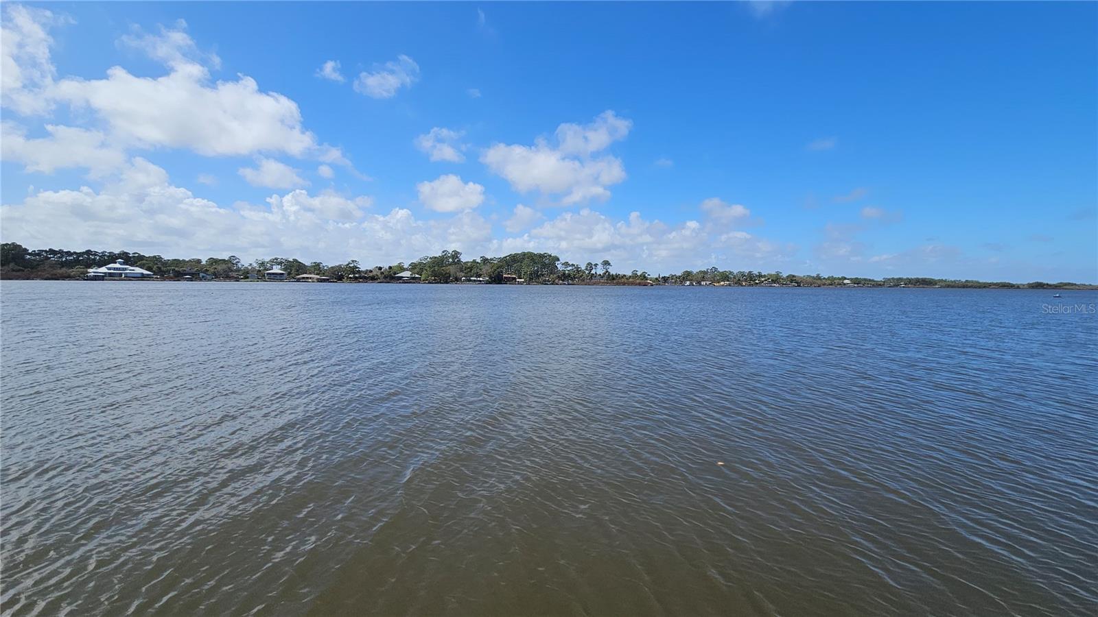 Listing photo id 2 for 2628 Sunset Drive