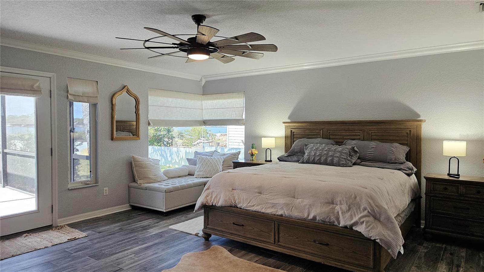 Listing photo id 7 for 2628 Sunset Drive