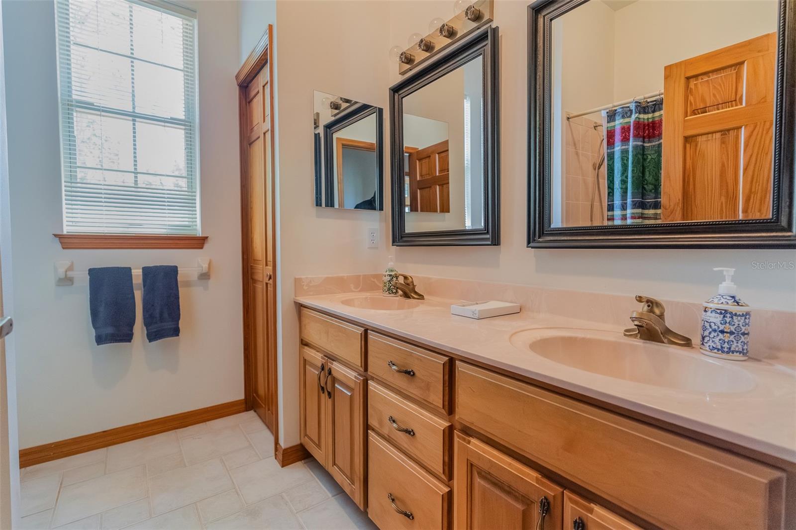 Image 19 of 58 For 3402 Black Willow Trail