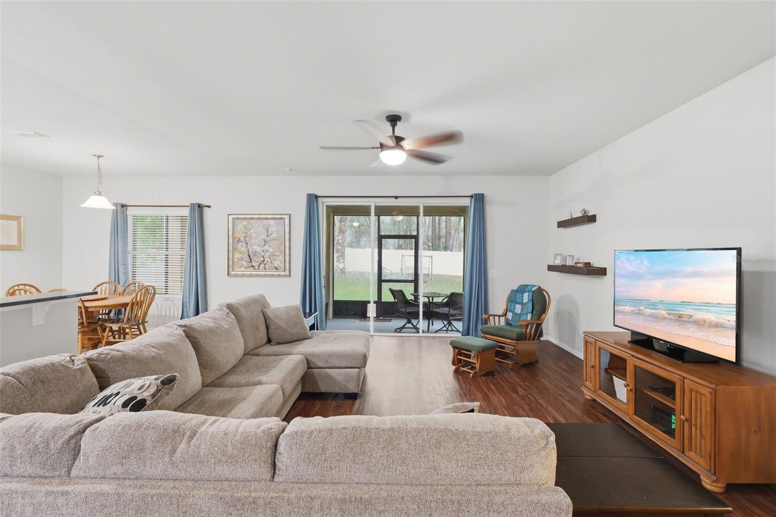 Image 16 of 48 For 1604 Blue Grass Boulevard