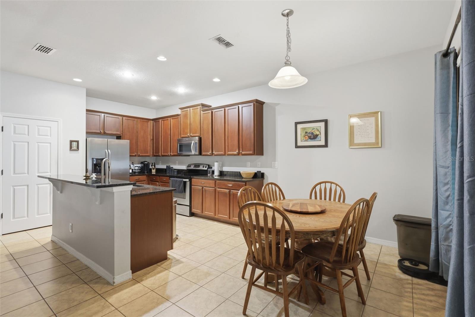 Image 21 of 48 For 1604 Blue Grass Boulevard