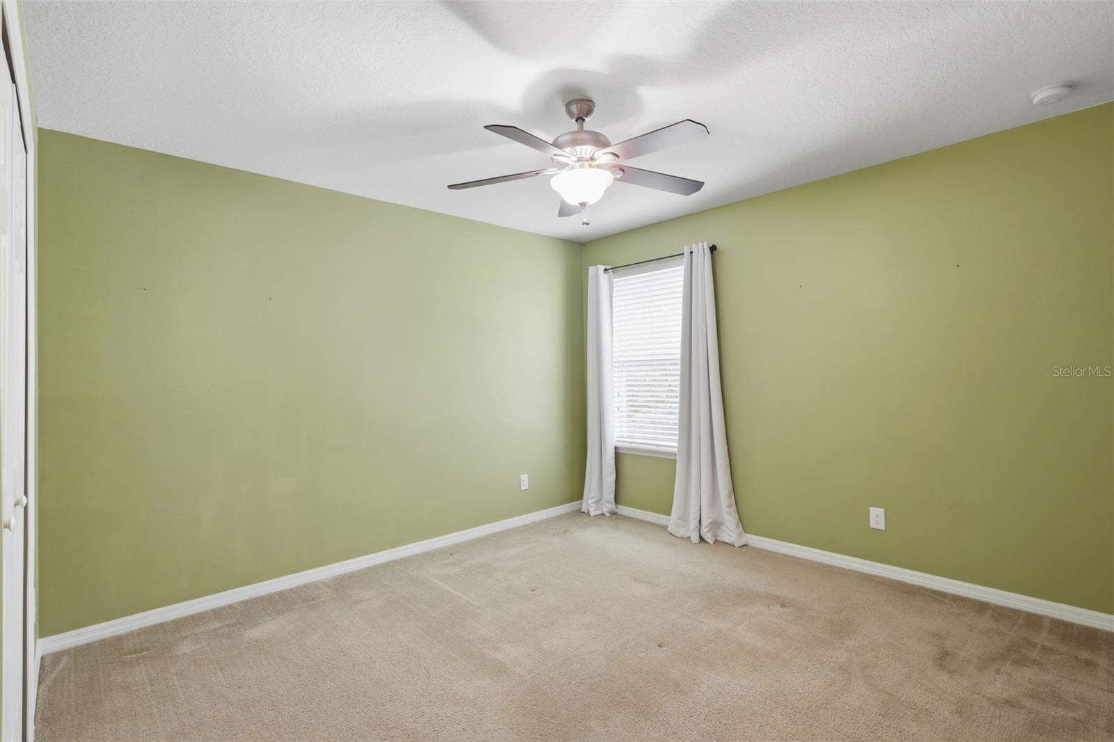 Image 36 of 48 For 1604 Blue Grass Boulevard