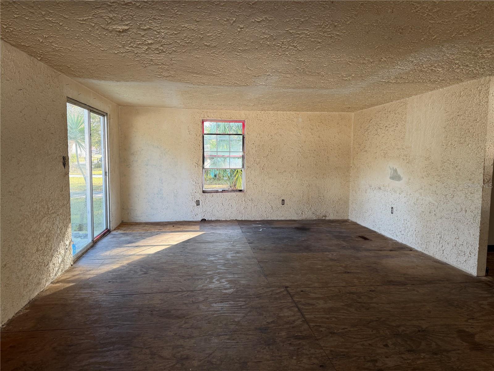 Image 5 of 11 For 177 Iron Gate Circle