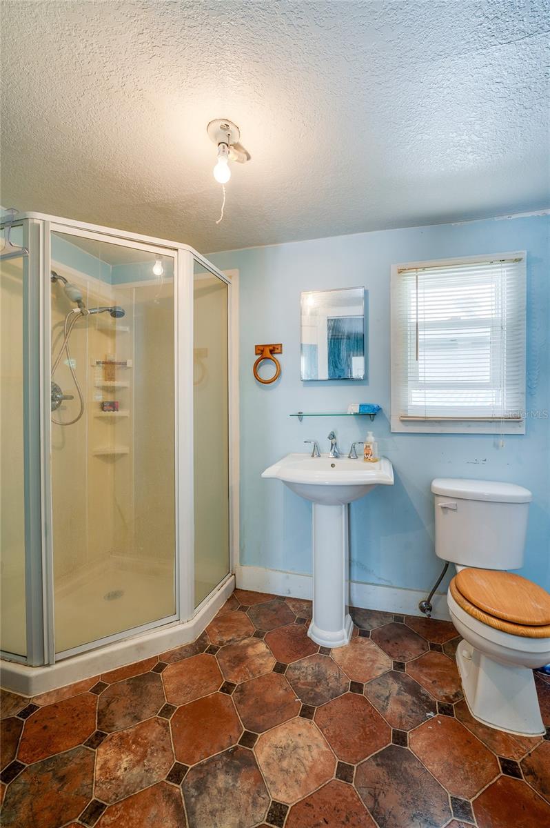 Image 12 of 40 For 715 Neal Street