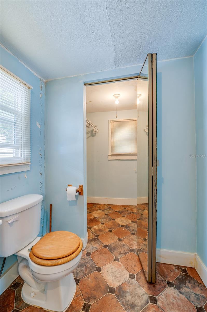 Image 13 of 40 For 715 Neal Street